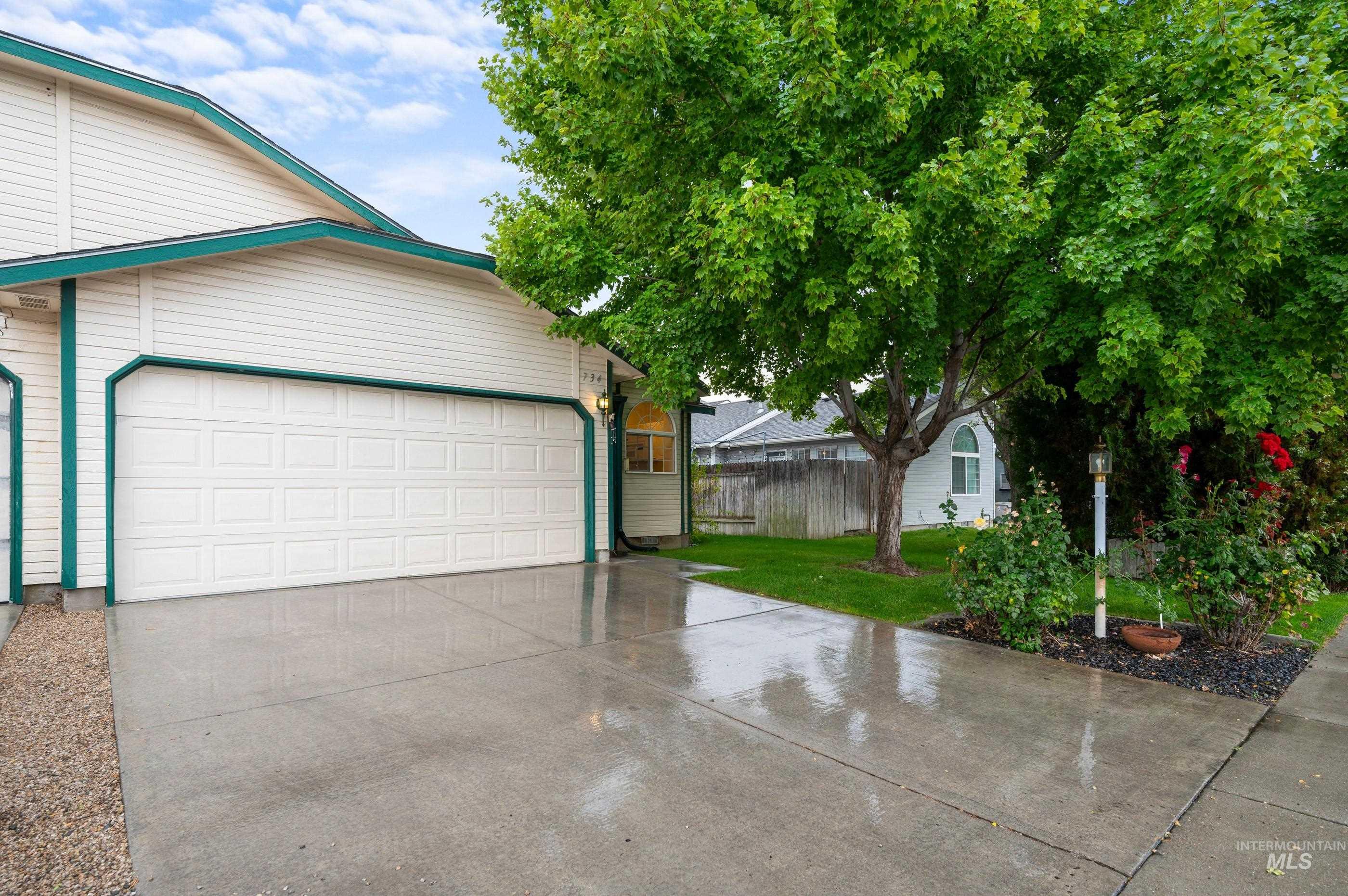 734 S Coral Pl, Boise, Idaho 83705-1262, 2 Bedrooms, 2 Bathrooms, Residential For Sale, Price $275,000,MLS 98924547