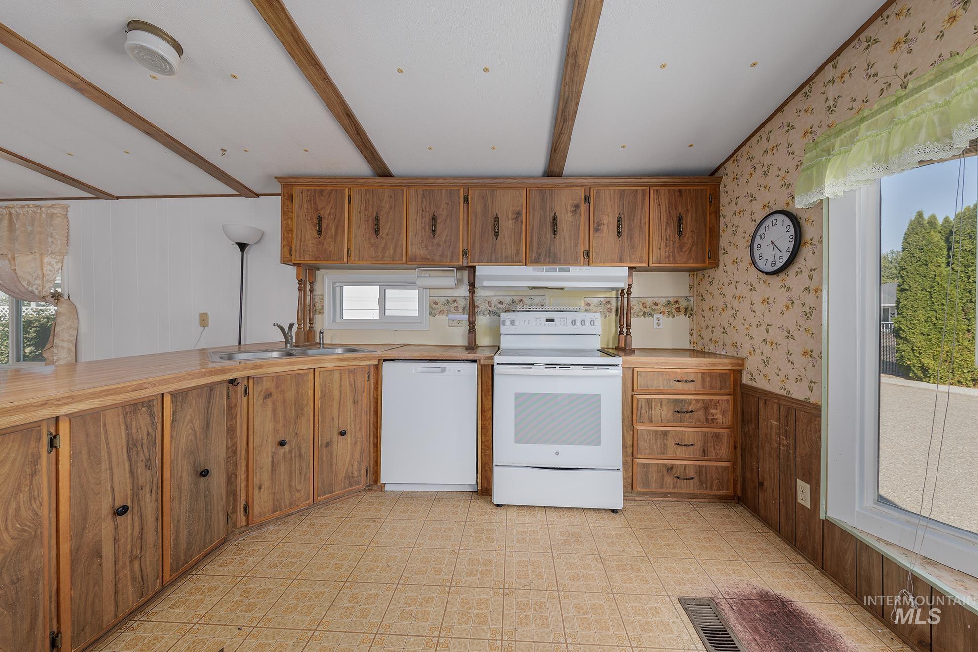 1500 W 7th St, Weiser, Idaho 83672, 2 Bedrooms, 1 Bathroom, Residential For Sale, Price $42,000, 98924557