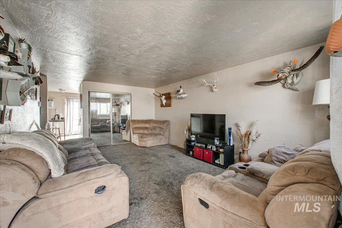 2011 Willow St, Caldwell, Idaho 83605, 2 Bedrooms, 1 Bathroom, Residential Income For Sale, Price $529,900, 98924611