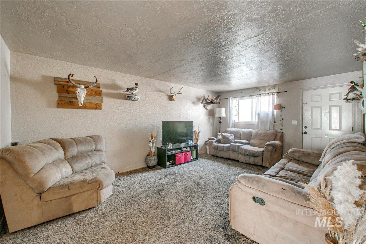 2011 Willow St, Caldwell, Idaho 83605, 2 Bedrooms, 1 Bathroom, Residential Income For Sale, Price $529,900, 98924611