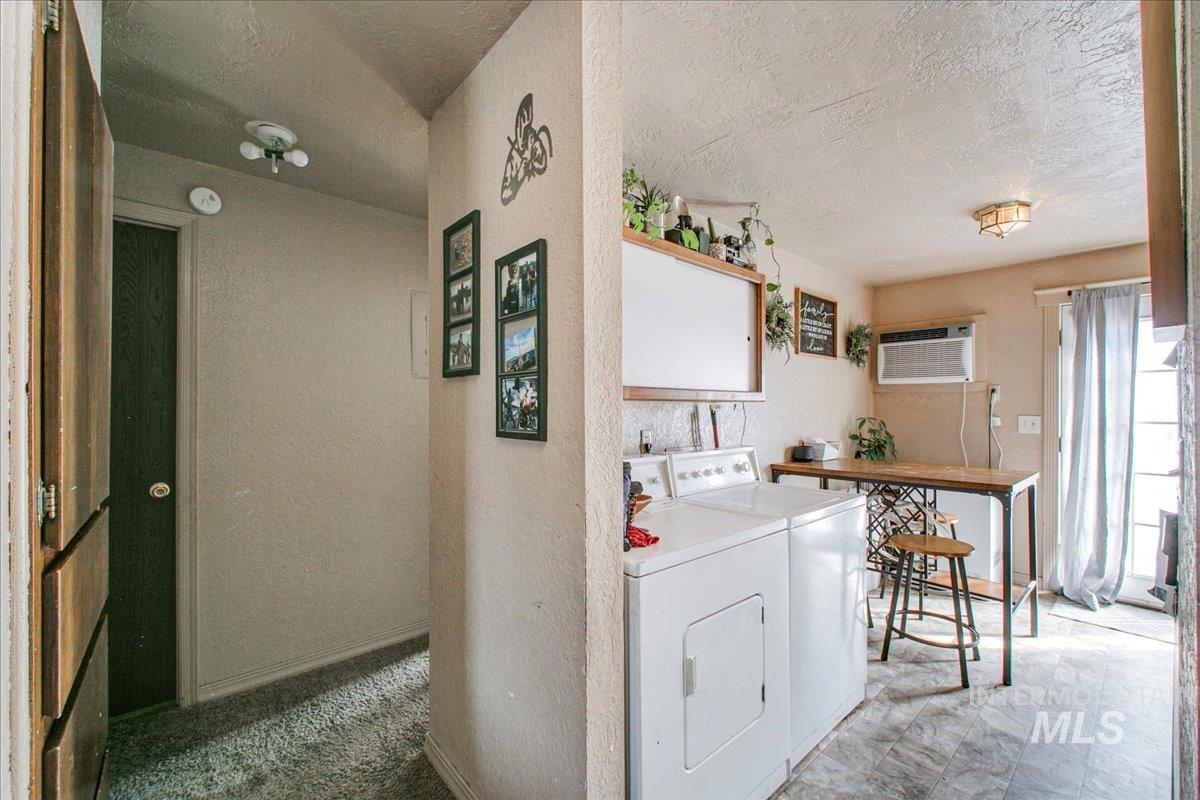 2011 Willow St, Caldwell, Idaho 83605, 2 Bedrooms, 1 Bathroom, Residential Income For Sale, Price $529,900, 98924611