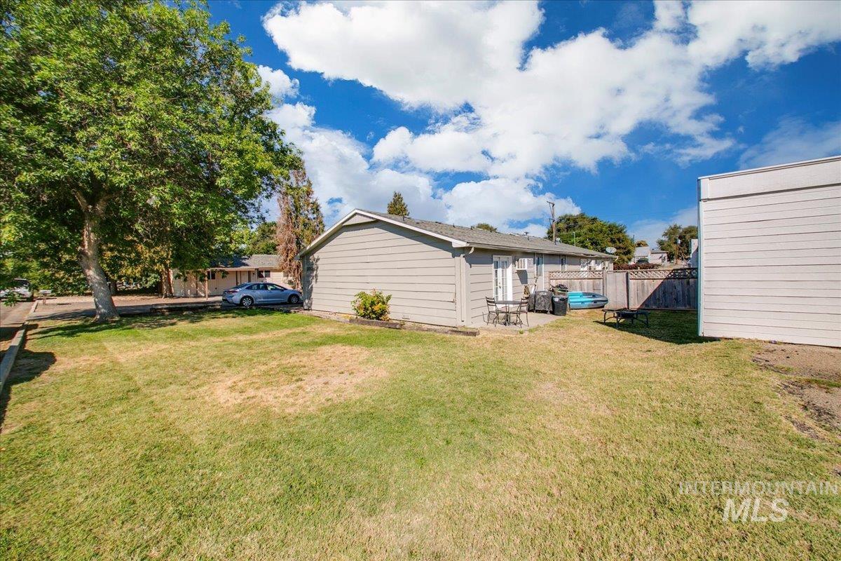 2011 Willow St, Caldwell, Idaho 83605, 2 Bedrooms, 1 Bathroom, Residential Income For Sale, Price $529,900, 98924611