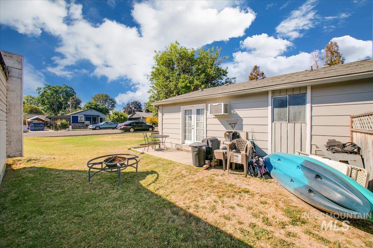 2011 Willow St, Caldwell, Idaho 83605, 2 Bedrooms, 1 Bathroom, Residential Income For Sale, Price $529,900, 98924611