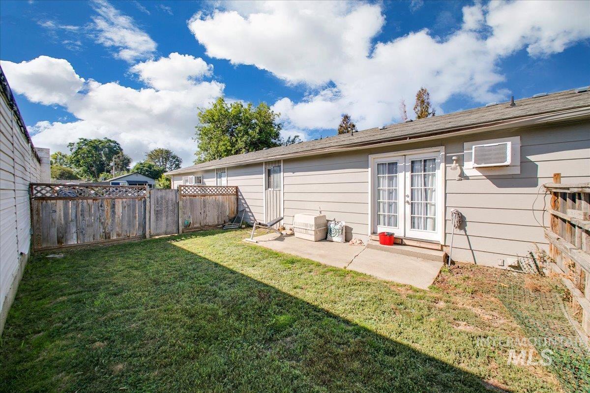 2011 Willow St, Caldwell, Idaho 83605, 2 Bedrooms, 1 Bathroom, Residential Income For Sale, Price $529,900, 98924611