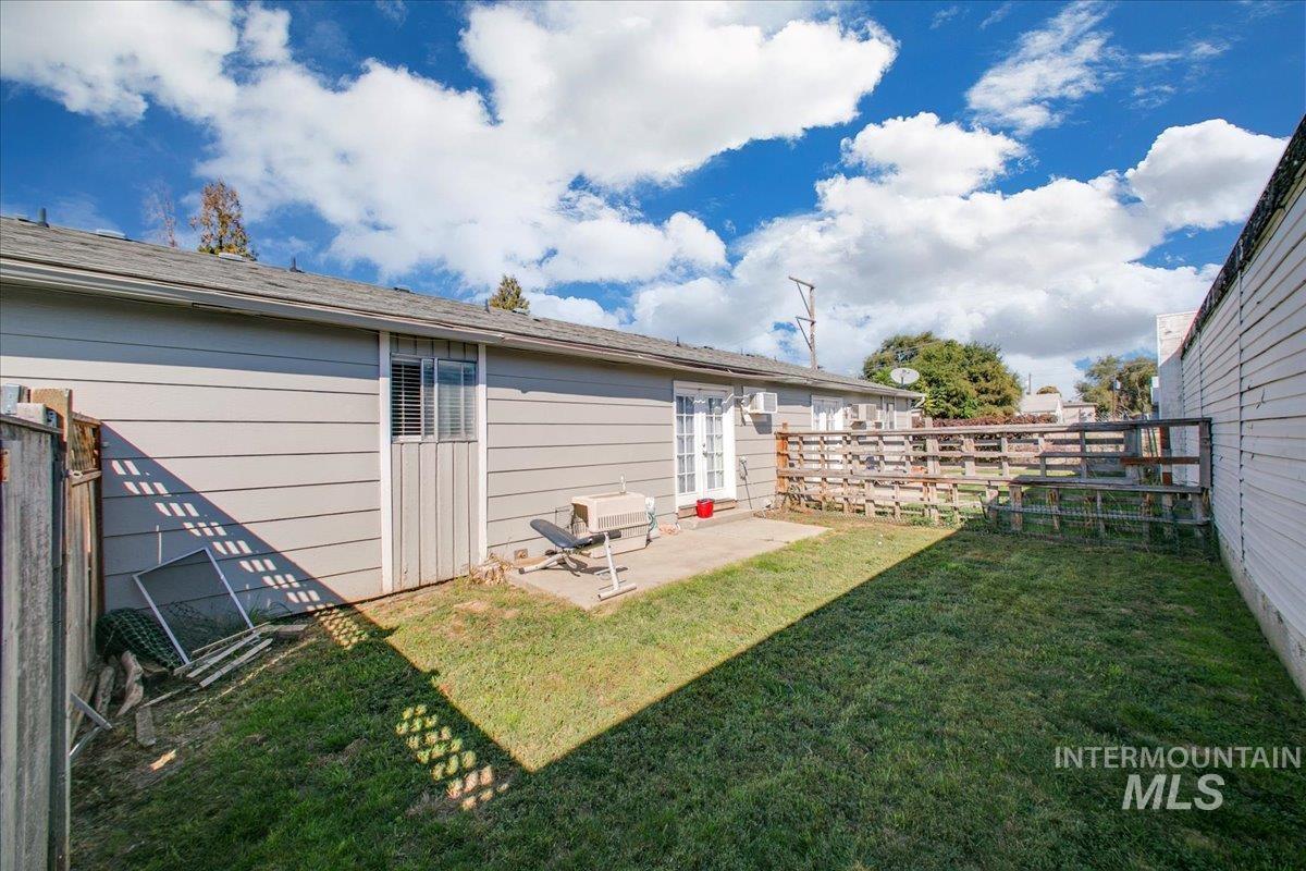 2011 Willow St, Caldwell, Idaho 83605, 2 Bedrooms, 1 Bathroom, Residential Income For Sale, Price $529,900, 98924611