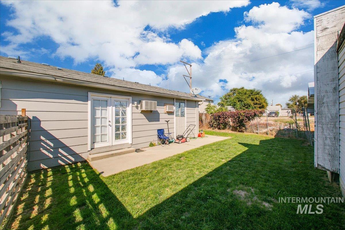 2011 Willow St, Caldwell, Idaho 83605, 2 Bedrooms, 1 Bathroom, Residential Income For Sale, Price $529,900, 98924611