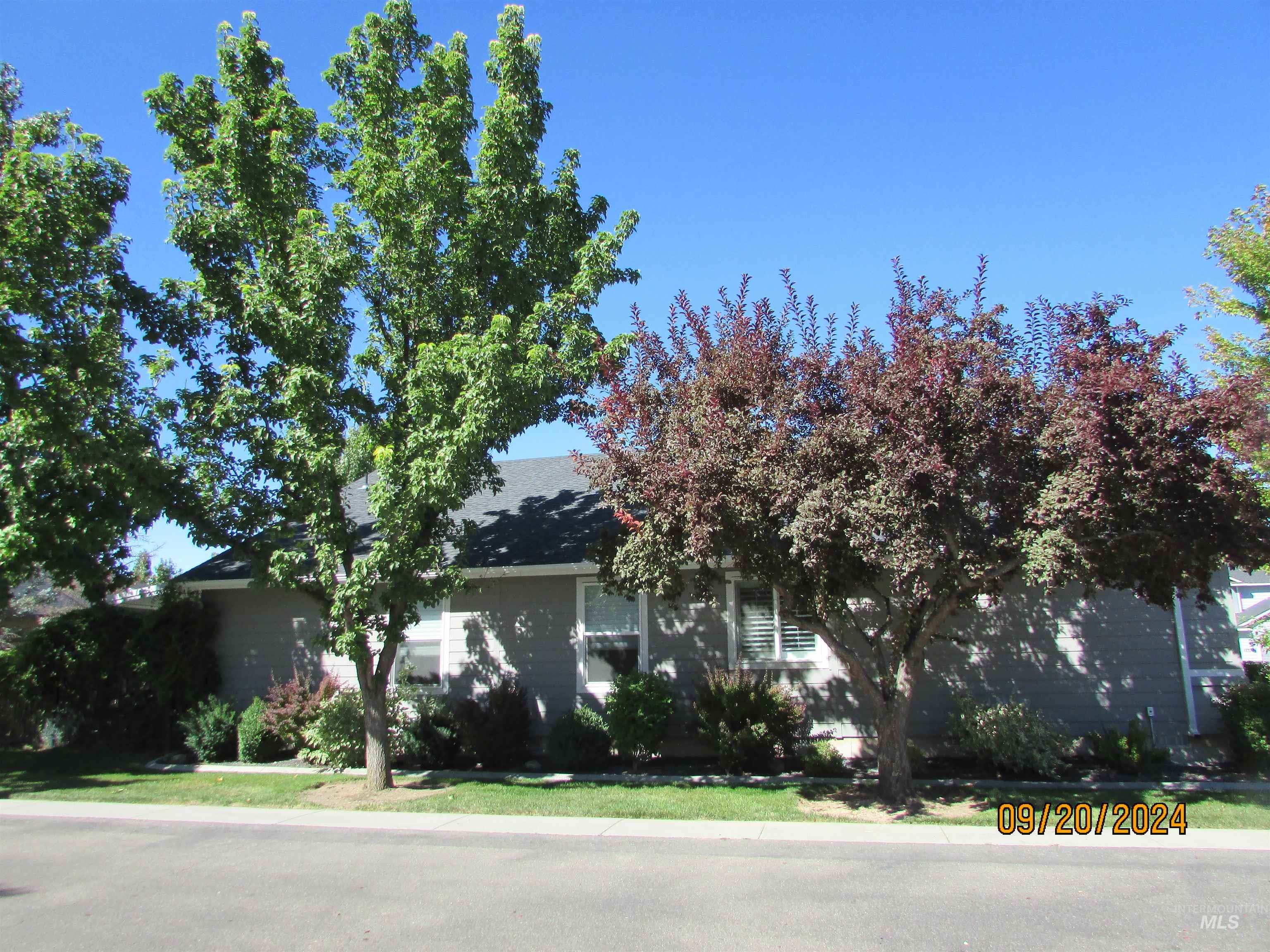 16401 N Putting Ct., Nampa, Idaho 83687, 3 Bedrooms, 2 Bathrooms, Residential For Sale, Price $410,000,MLS 98924625