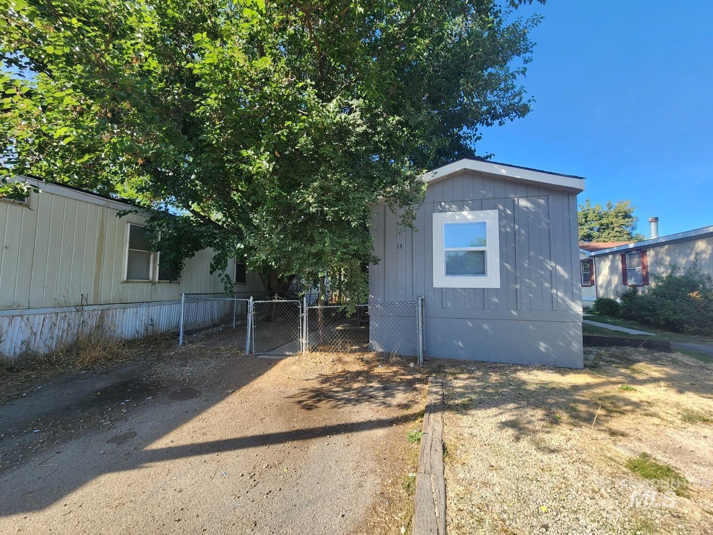 711 4th Ave N, Nampa, Idaho 83687, 2 Bedrooms, 2 Bathrooms, Residential For Sale, Price $78,900, 98924639