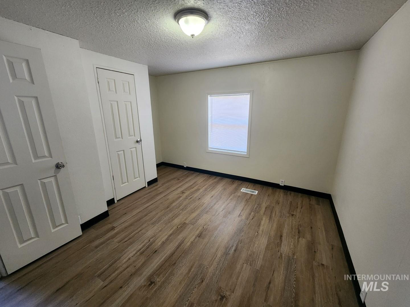 711 4th Ave N, Nampa, Idaho 83687, 2 Bedrooms, 2 Bathrooms, Residential For Sale, Price $78,900, 98924639
