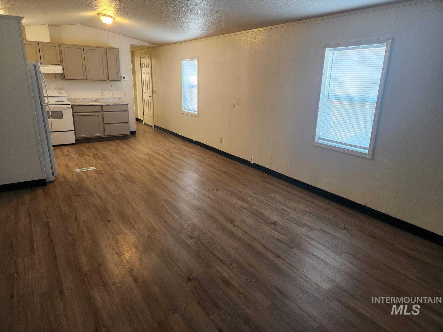 711 4th Ave N, Nampa, Idaho 83687, 2 Bedrooms, 2 Bathrooms, Residential For Sale, Price $78,900, 98924639