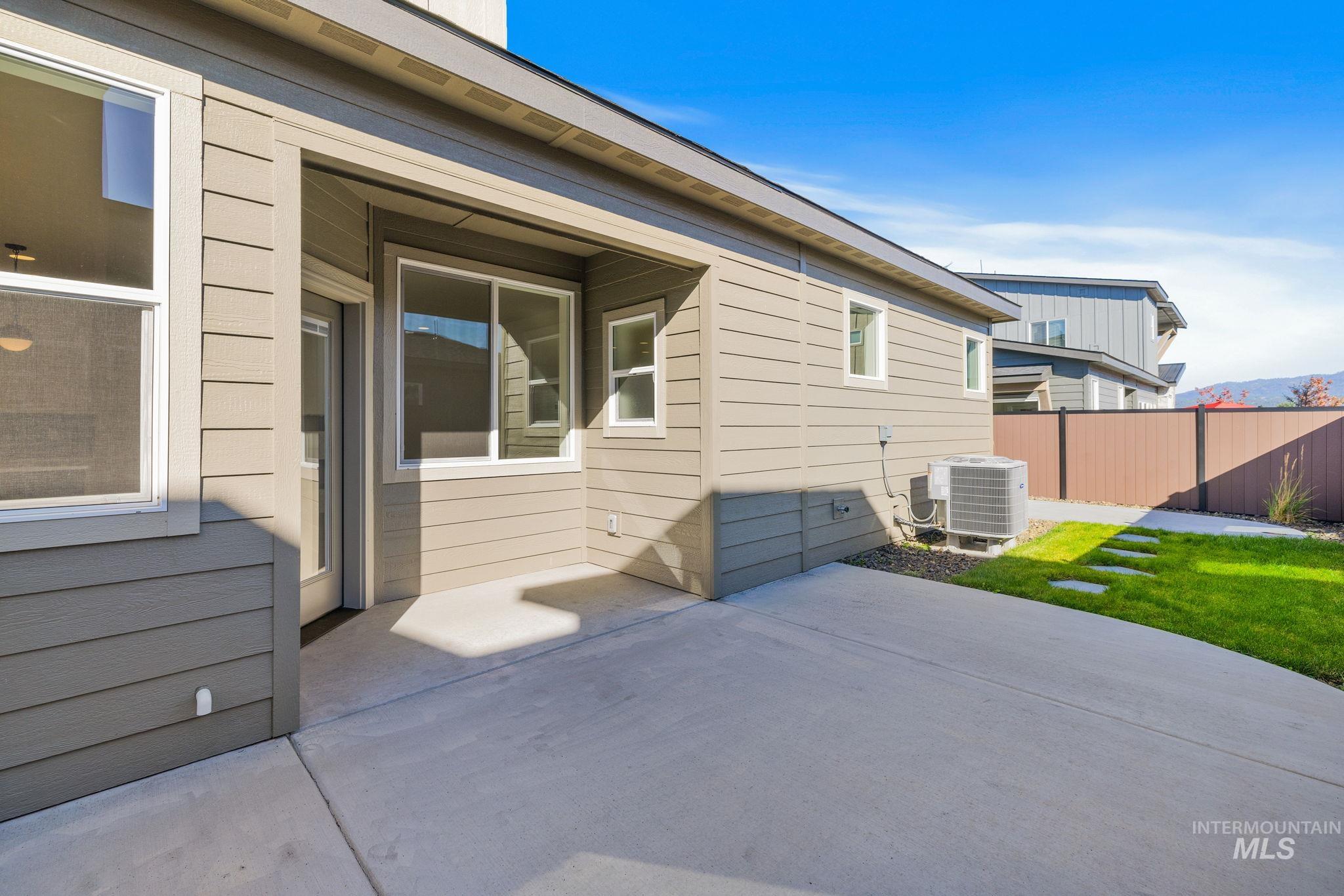 28 Bridger St, Cascade, Idaho 83611, 3 Bedrooms, 2.5 Bathrooms, Rental For Rent, Price $2,800, 98924660