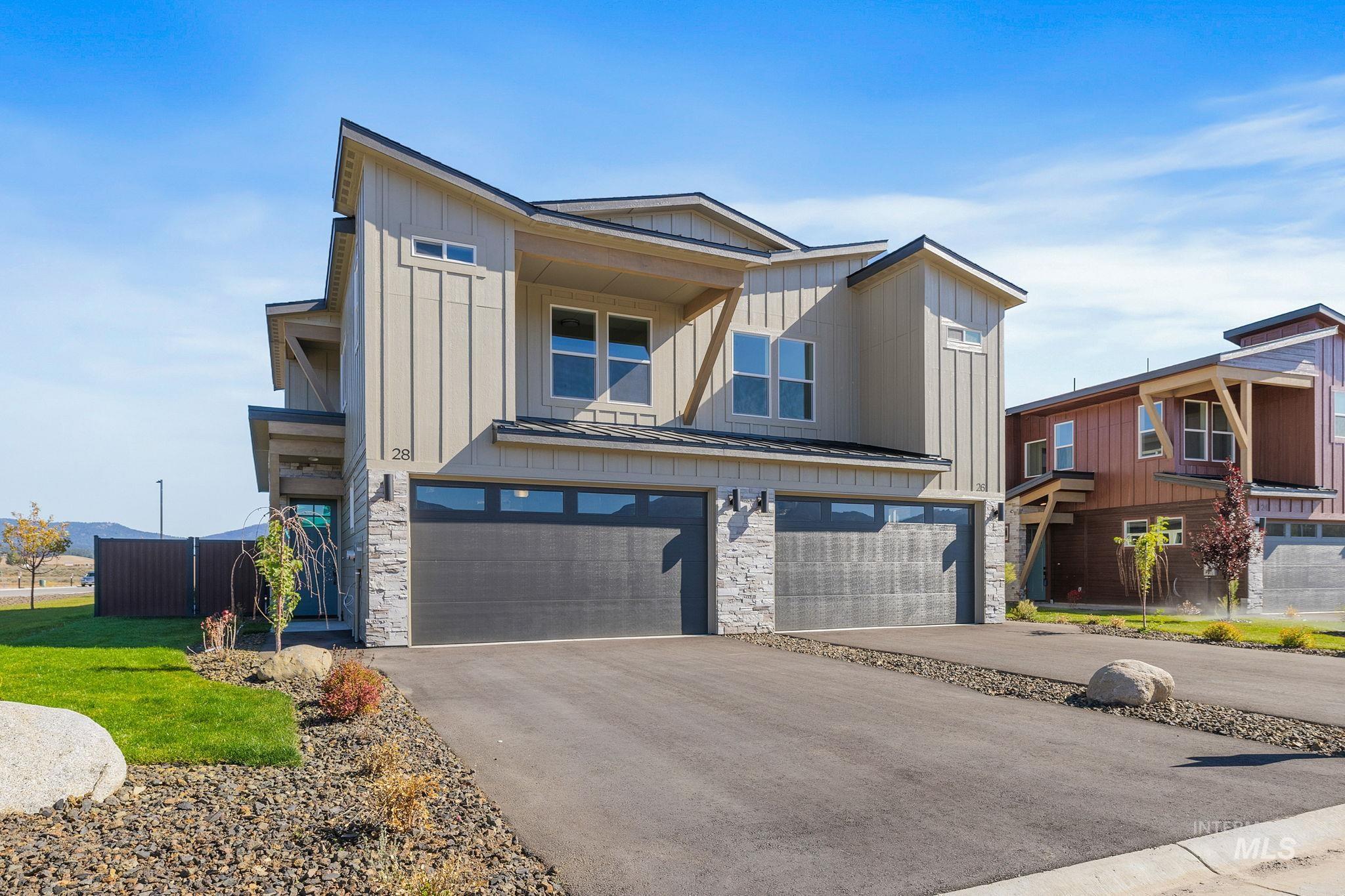 28 Bridger St, Cascade, Idaho 83611, 3 Bedrooms, 2.5 Bathrooms, Rental For Rent, Price $2,800, 98924660