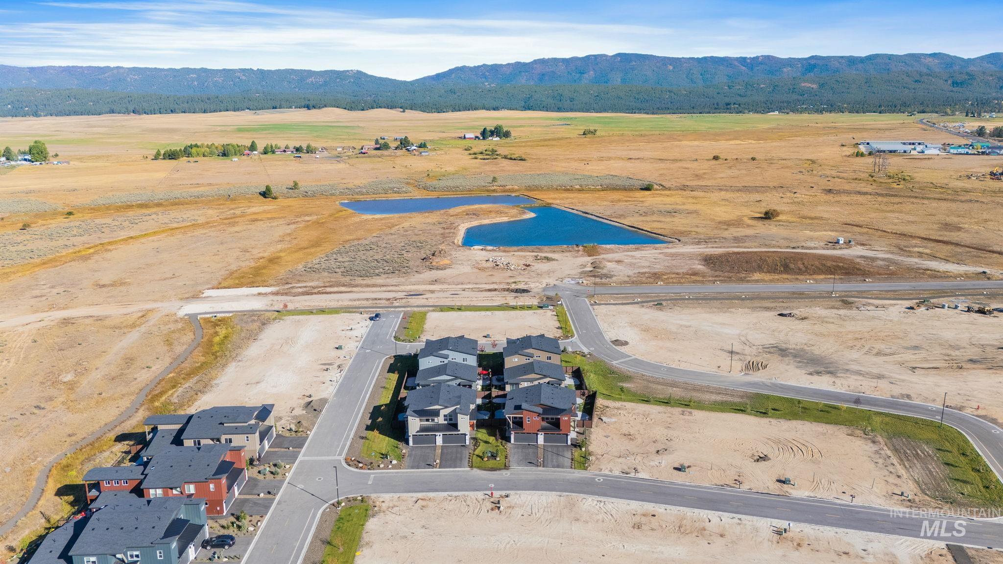 28 Bridger St, Cascade, Idaho 83611, 3 Bedrooms, 2.5 Bathrooms, Rental For Rent, Price $2,800, 98924660
