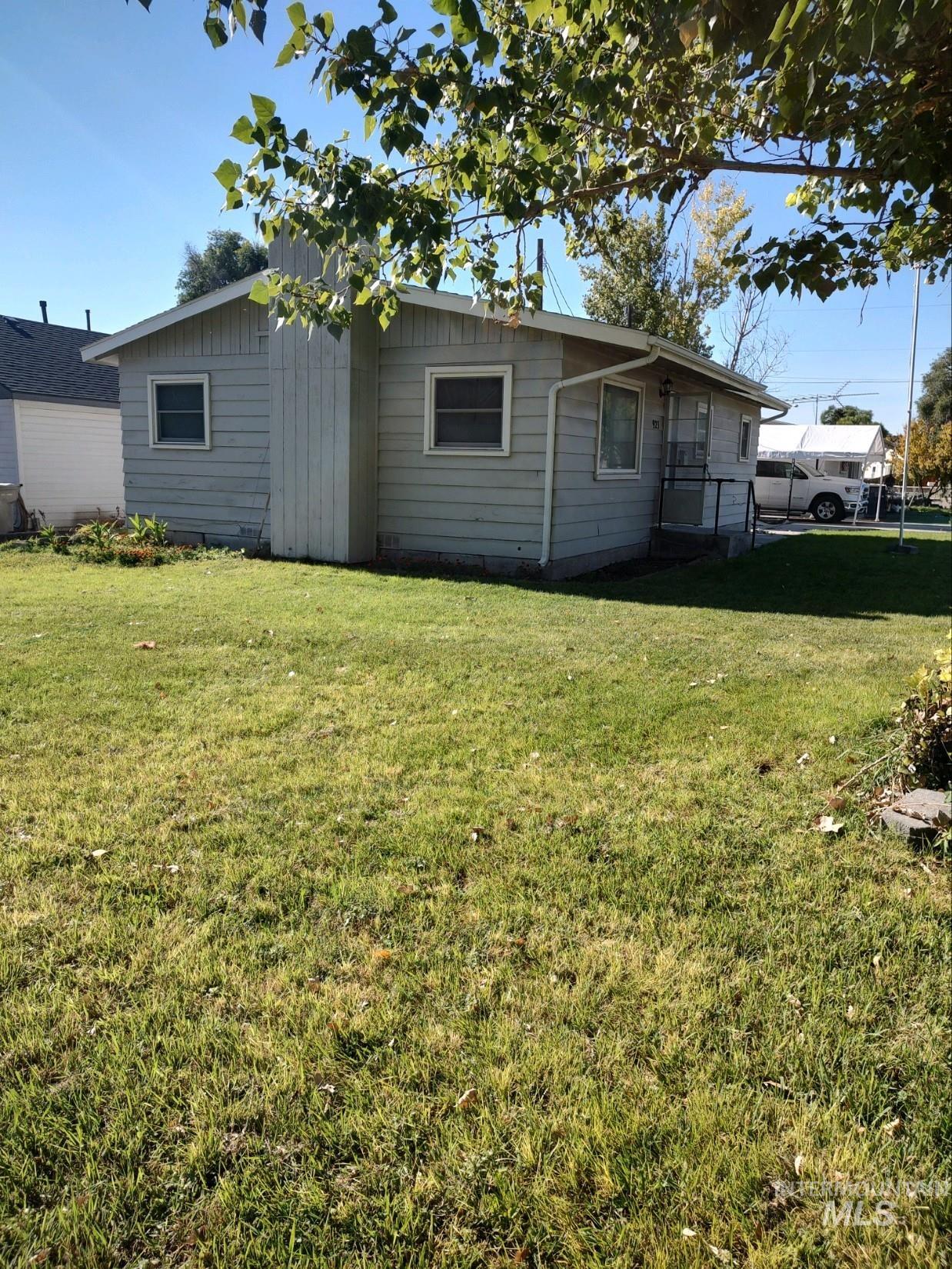 923 13th St South, Nampa, Idaho 83651, 3 Bedrooms, 1 Bathroom, Residential For Sale, Price $299,900,MLS 98924661