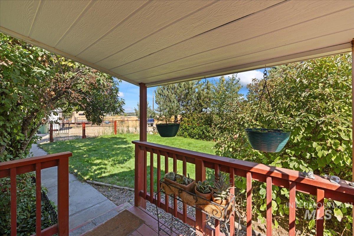 15869 Hollow Rd, Caldwell, Idaho 83607, 4 Bedrooms, 2 Bathrooms, Residential For Sale, Price $495,000,MLS 98924670