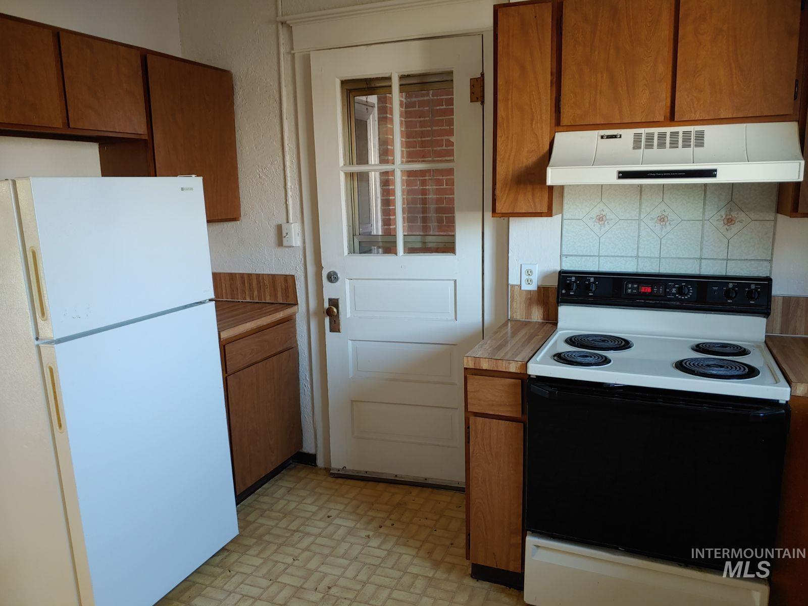 392 S Ada St, Glenns Ferry, Idaho 83746, 1 Bedroom, 1 Bathroom, Residential Income For Sale, Price $715,000, 98924740