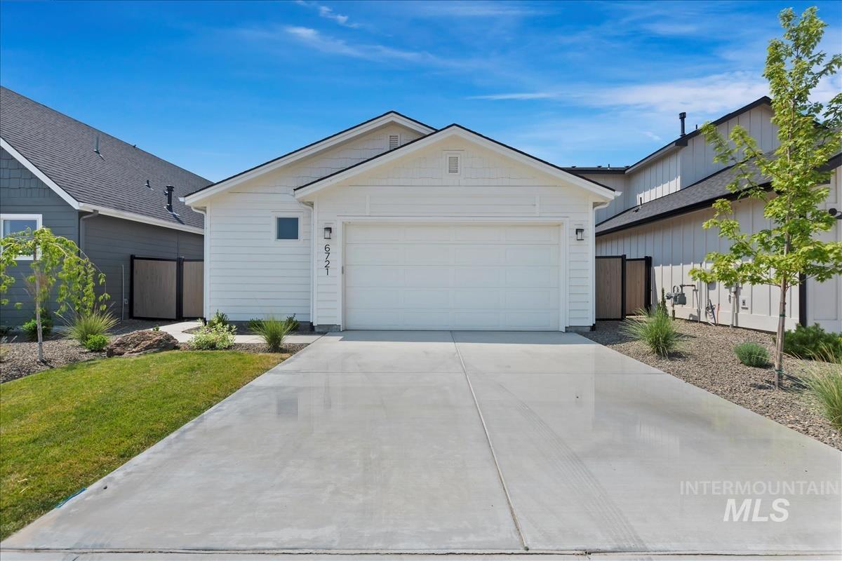 6721 W Los Flores Dr, Meridian, Idaho 83646, 3 Bedrooms, 2 Bathrooms, Residential For Sale, Price $489,900,MLS 98924758