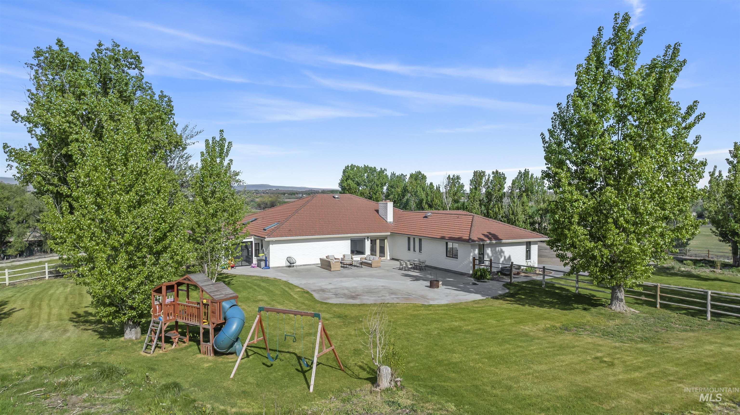 4282 Hogg Rd, Homedale, Idaho 83628, 3 Bedrooms, 3 Bathrooms, Residential For Sale, Price $1,299,000,MLS 98924779