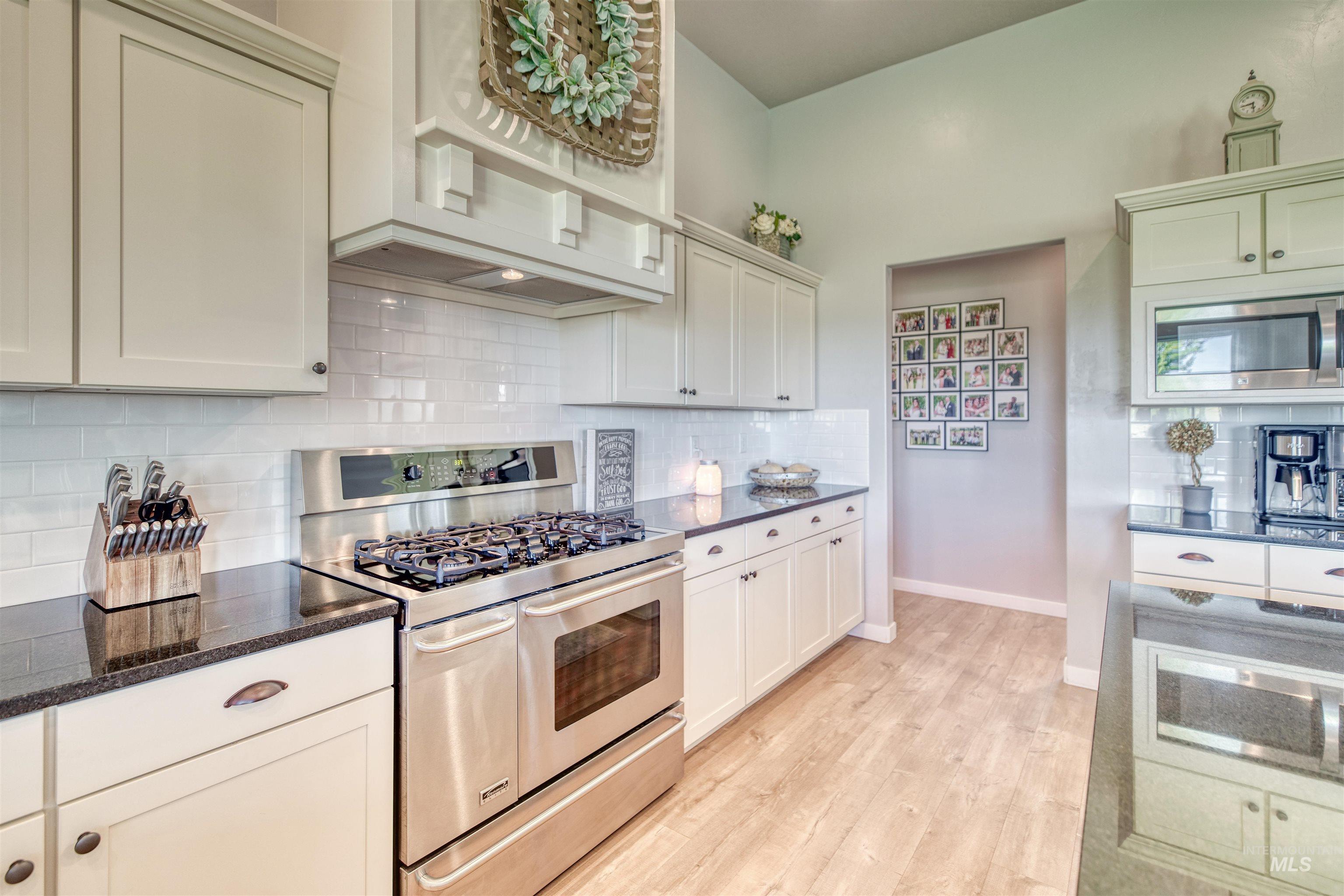 27652 Hop Rd, Caldwell, Idaho 83607, 3 Bedrooms, 2.5 Bathrooms, Residential For Sale, Price $1,898,000, 98924871