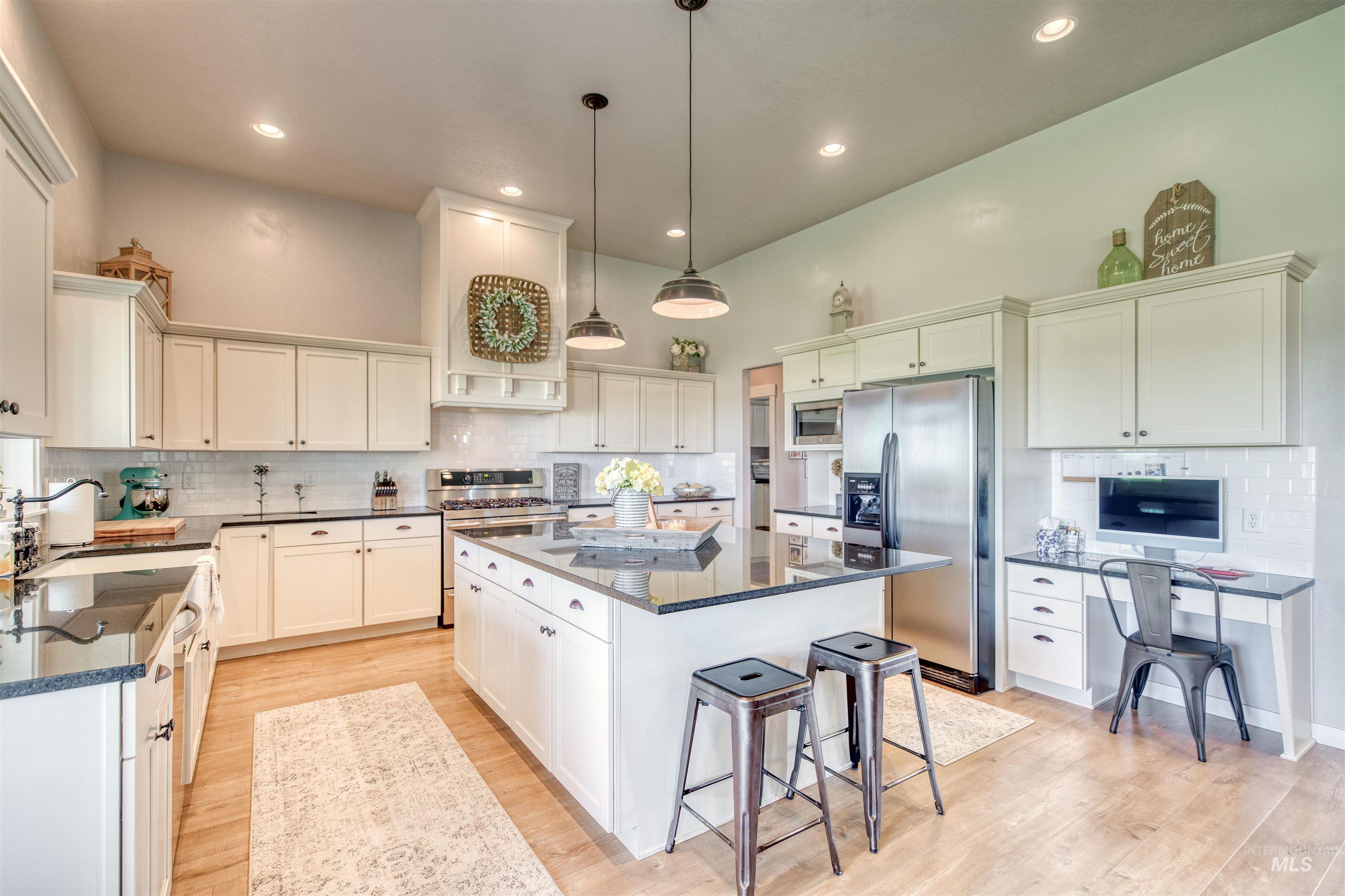 27652 Hop Rd, Caldwell, Idaho 83607, 3 Bedrooms, 2.5 Bathrooms, Residential For Sale, Price $1,898,000, 98924871