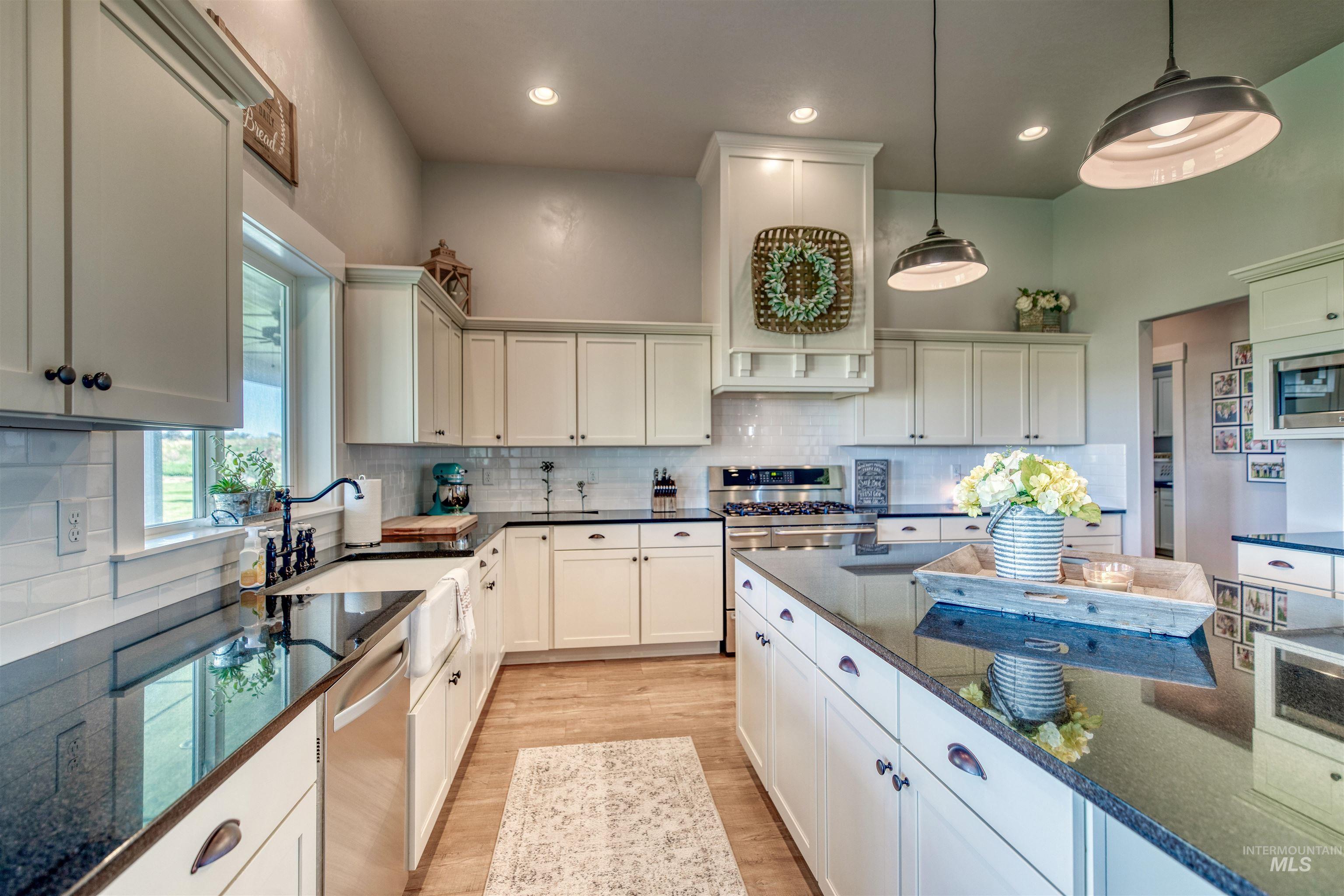 27652 Hop Rd, Caldwell, Idaho 83607, 3 Bedrooms, 2.5 Bathrooms, Residential For Sale, Price $1,898,000, 98924871