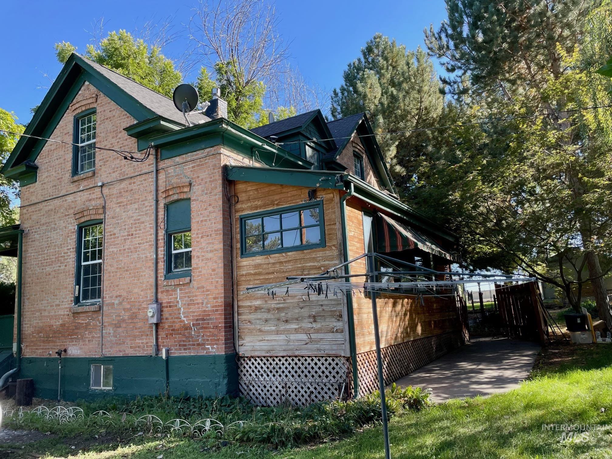 2827 S 1050 East, Hagerman, Idaho 83332-5835, 3 Bedrooms, 2 Bathrooms, Residential For Sale, Price $449,900, 98924878