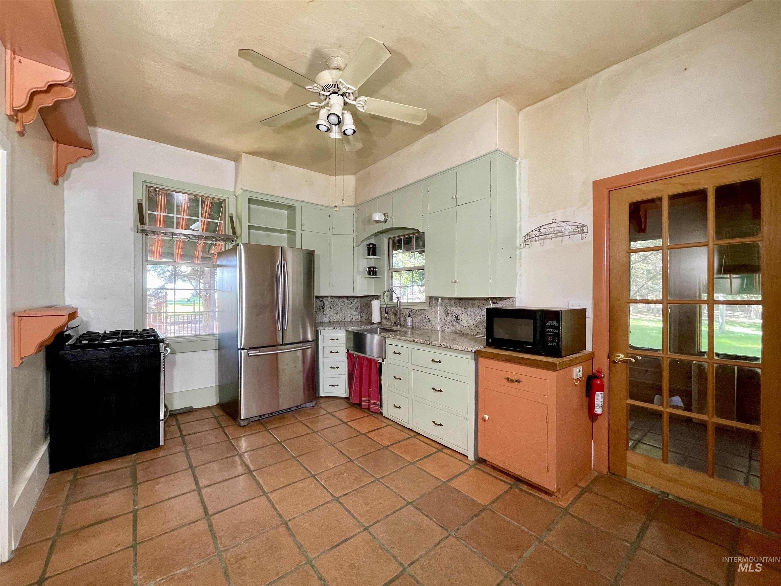 2827 S 1050 East, Hagerman, Idaho 83332-5835, 3 Bedrooms, 2 Bathrooms, Residential For Sale, Price $449,900, 98924878