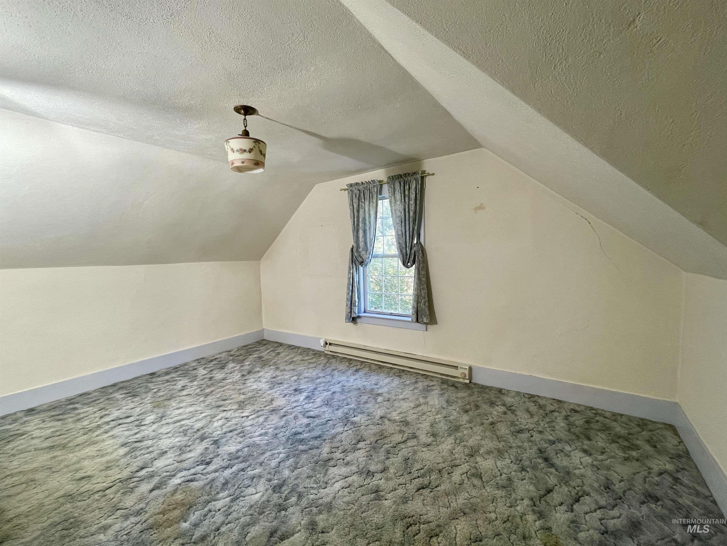 2827 S 1050 East, Hagerman, Idaho 83332-5835, 3 Bedrooms, 2 Bathrooms, Residential For Sale, Price $449,900, 98924878