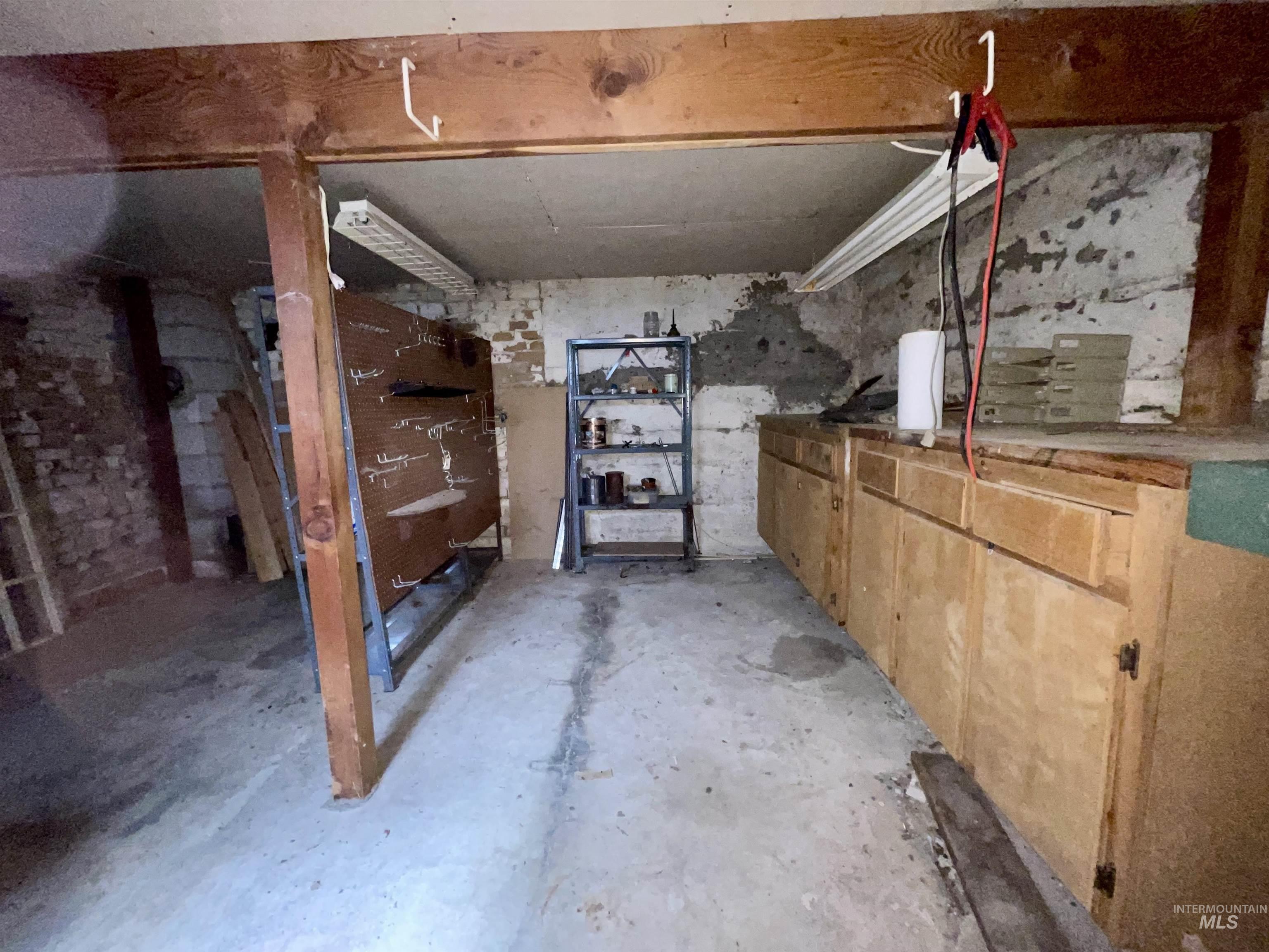 2827 S 1050 East, Hagerman, Idaho 83332-5835, 3 Bedrooms, 2 Bathrooms, Residential For Sale, Price $449,900, 98924878