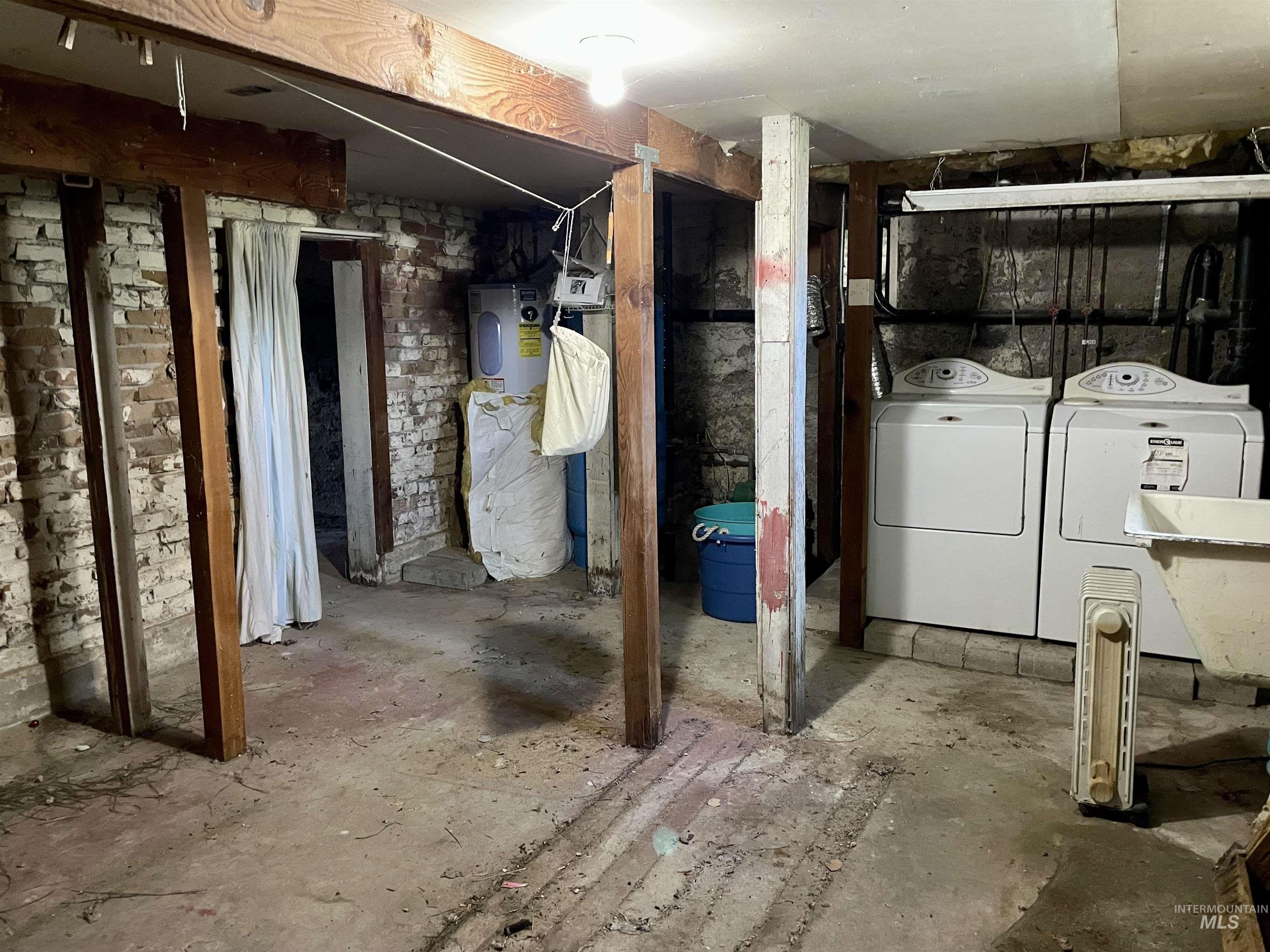 2827 S 1050 East, Hagerman, Idaho 83332-5835, 3 Bedrooms, 2 Bathrooms, Residential For Sale, Price $449,900, 98924878