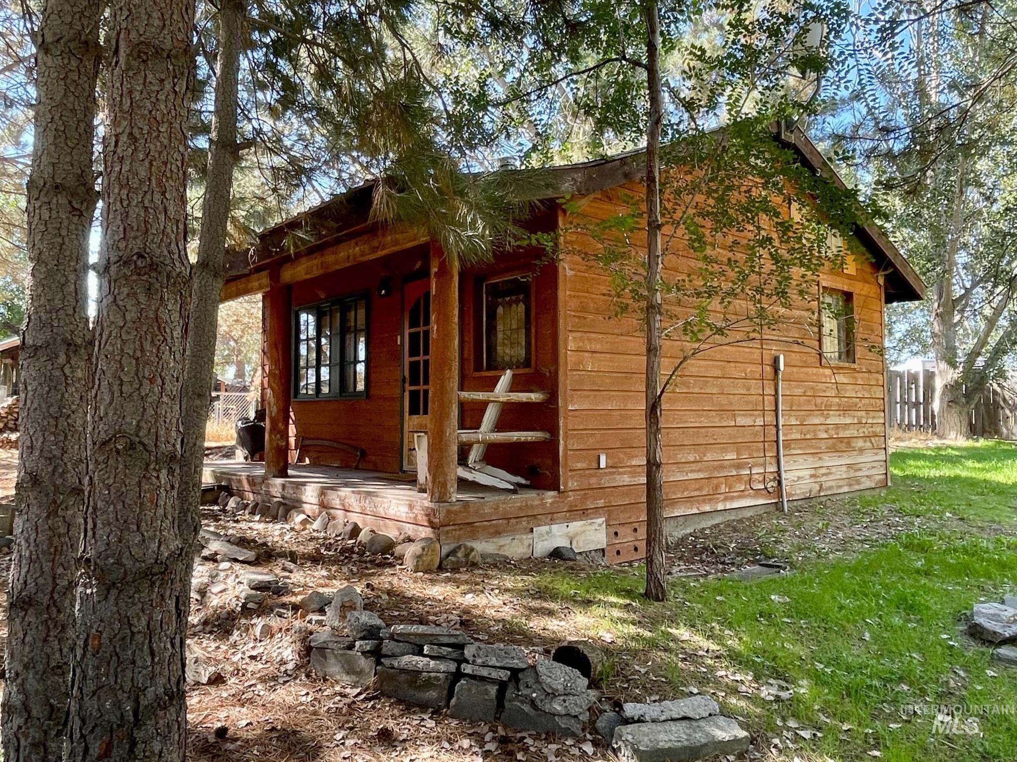 2827 S 1050 East, Hagerman, Idaho 83332-5835, 3 Bedrooms, 2 Bathrooms, Residential For Sale, Price $449,900, 98924878