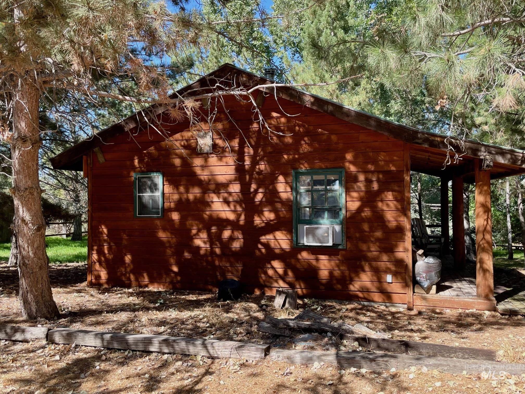 2827 S 1050 East, Hagerman, Idaho 83332-5835, 3 Bedrooms, 2 Bathrooms, Residential For Sale, Price $449,900, 98924878