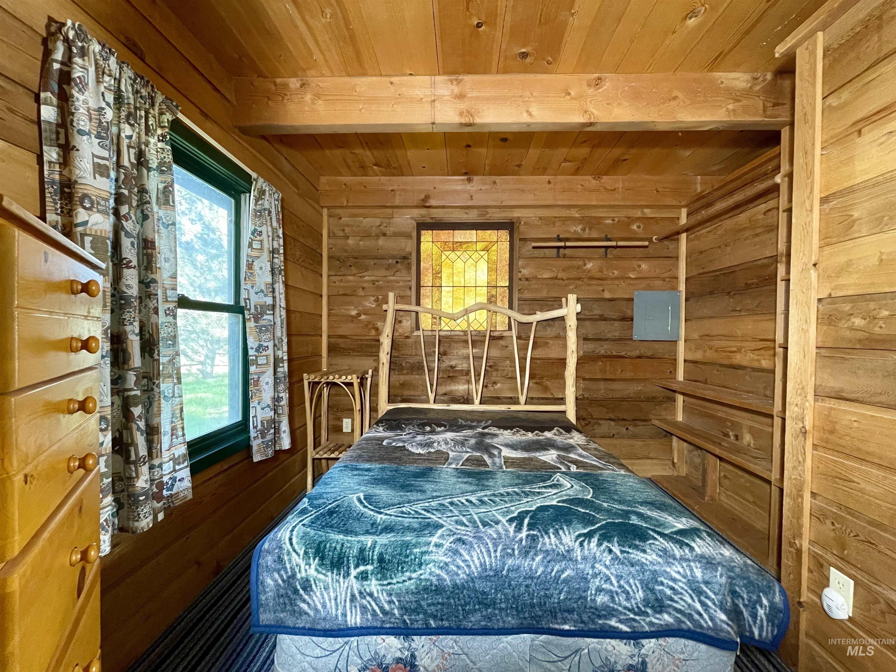 2827 S 1050 East, Hagerman, Idaho 83332-5835, 3 Bedrooms, 2 Bathrooms, Residential For Sale, Price $449,900, 98924878