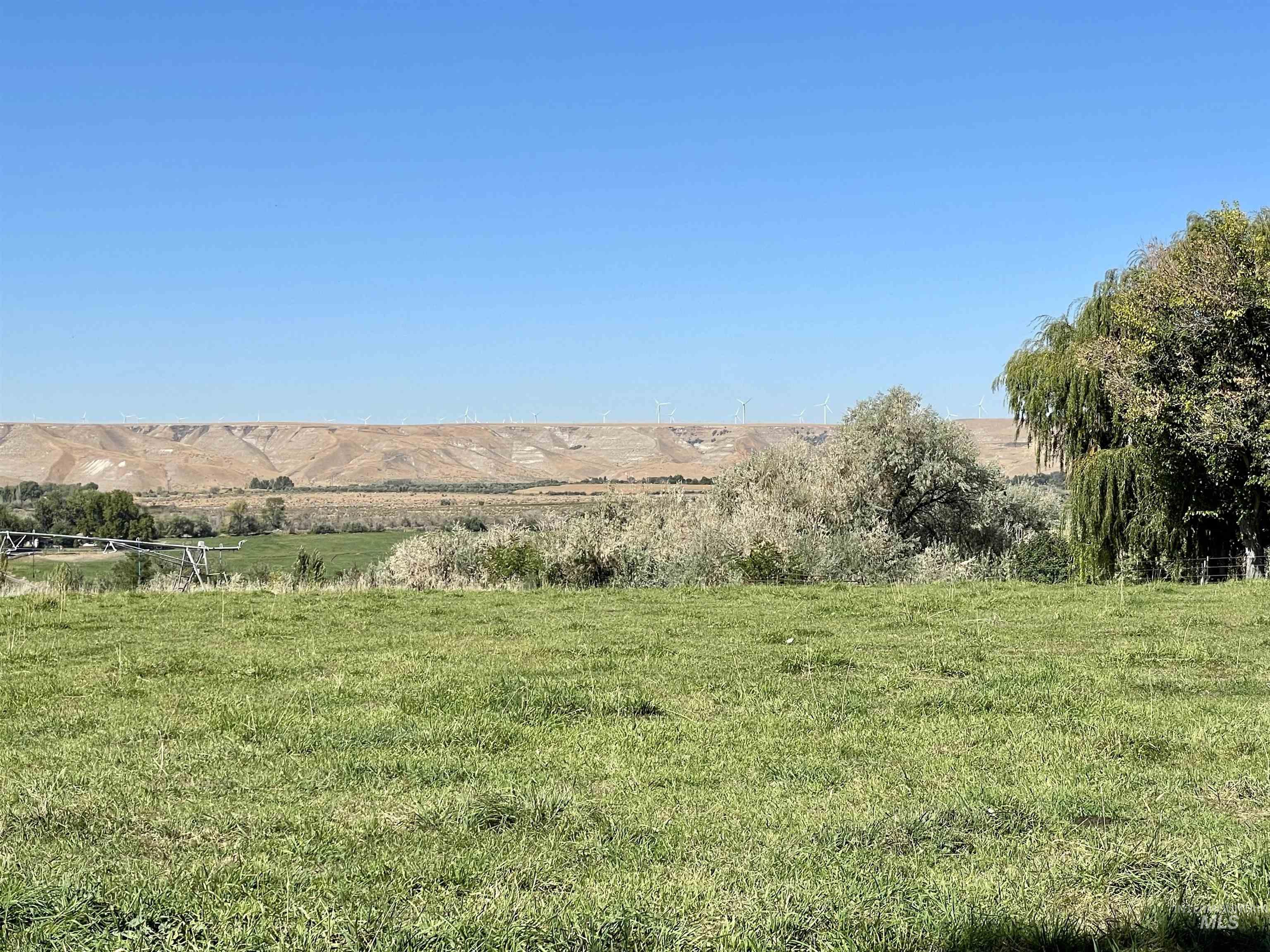 2827 S 1050 East, Hagerman, Idaho 83332-5835, 3 Bedrooms, 2 Bathrooms, Residential For Sale, Price $449,900, 98924878