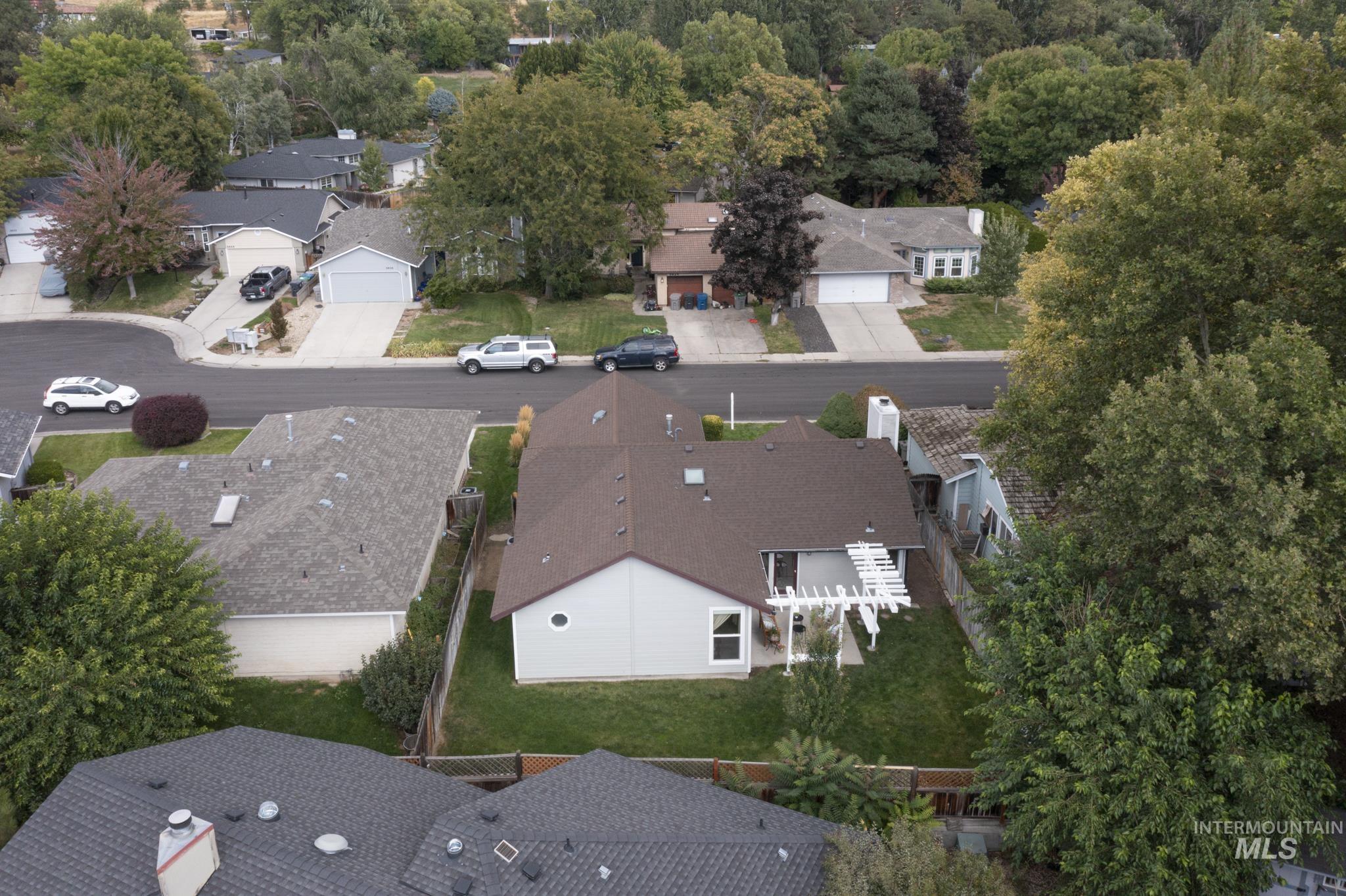 5625 W Drawbridge Dr., Boise, Idaho 83703, 3 Bedrooms, 2 Bathrooms, Residential Income For Sale, Price $424,900, 98924886
