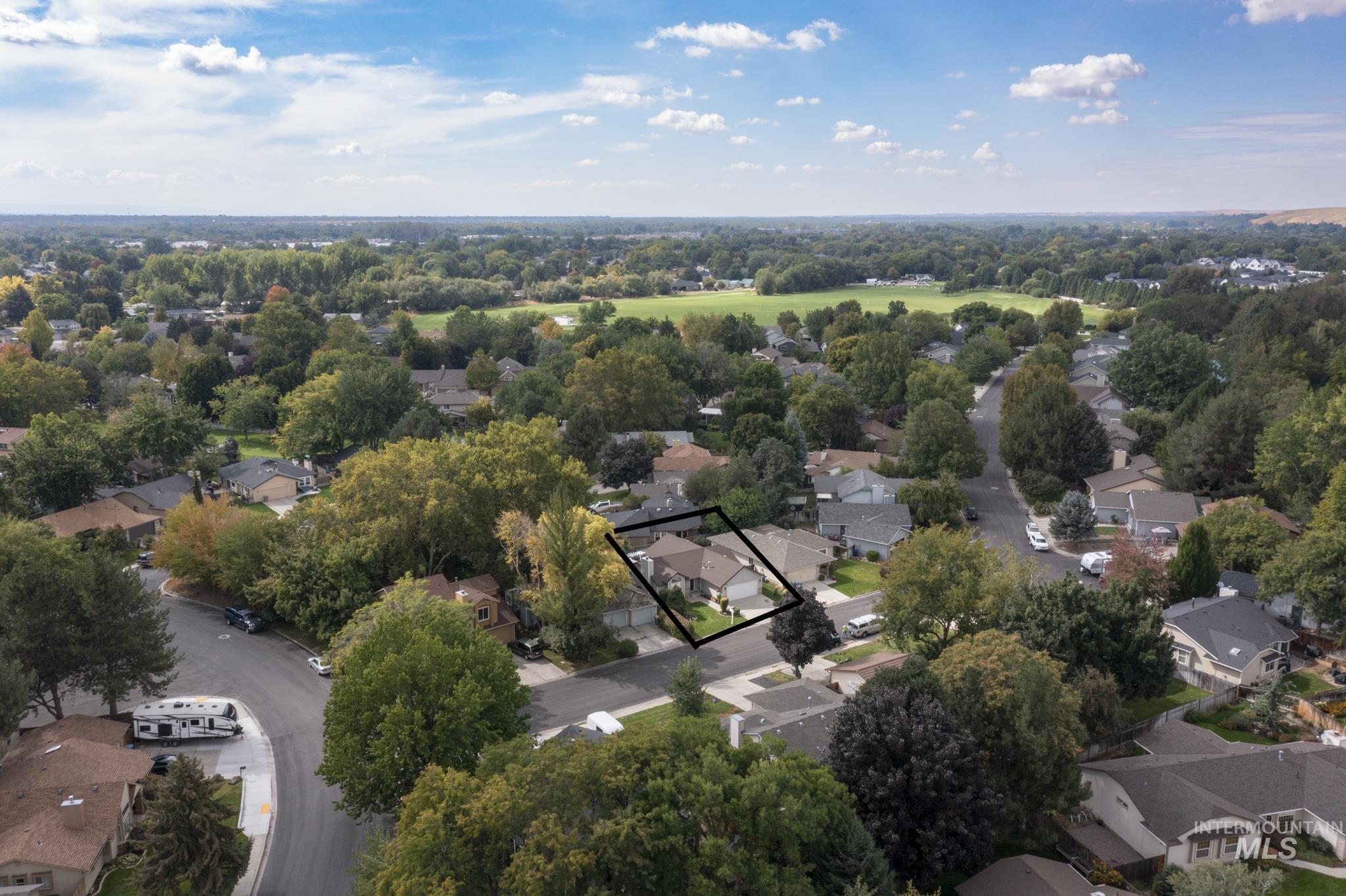 5625 W Drawbridge Dr., Boise, Idaho 83703, 3 Bedrooms, 2 Bathrooms, Residential Income For Sale, Price $424,900, 98924886