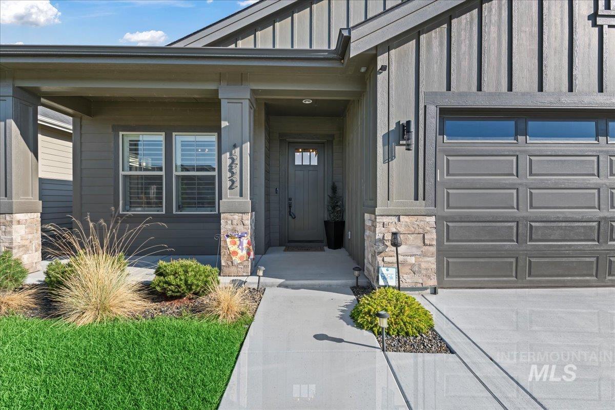 1252 W Capstone Dr, Nampa, Idaho 83686, 3 Bedrooms, 3 Bathrooms, Residential For Sale, Price $645,000,MLS 98924888