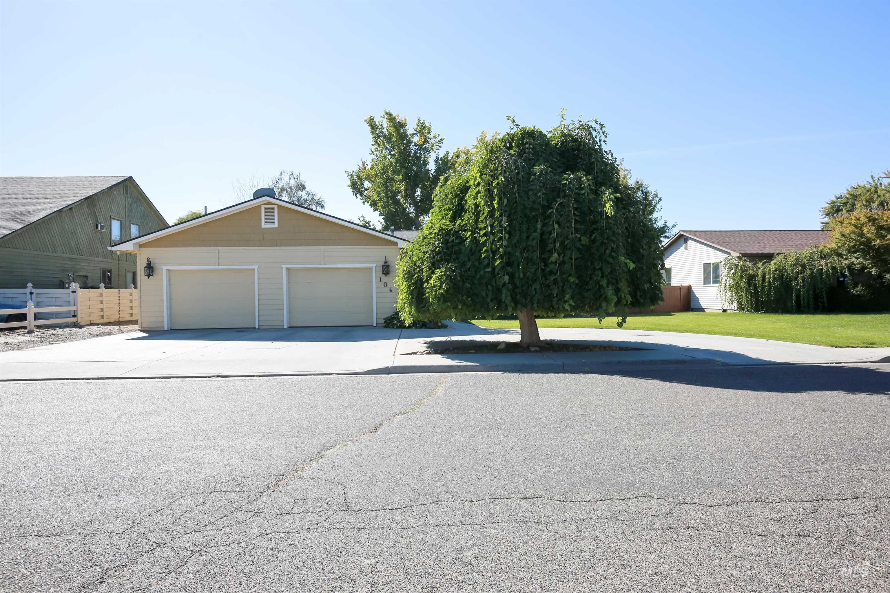 106 NW 9th Street, Fruitland, Idaho 83619, 3 Bedrooms, 2 Bathrooms, Residential For Sale, Price $439,900,MLS 98924893