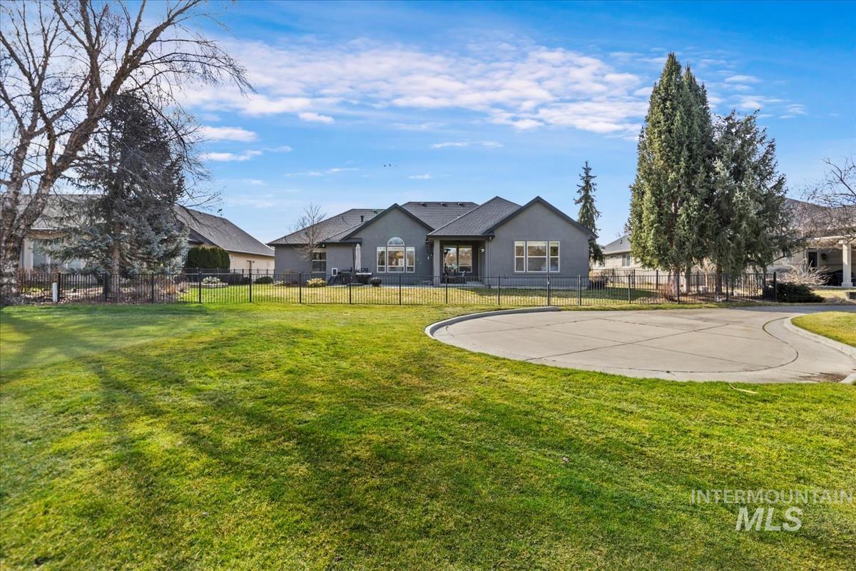 870 W Colchester Dr, Eagle, Idaho 83616-5890, 4 Bedrooms, 2.5 Bathrooms, Residential For Sale, Price $939,900,MLS 98924897