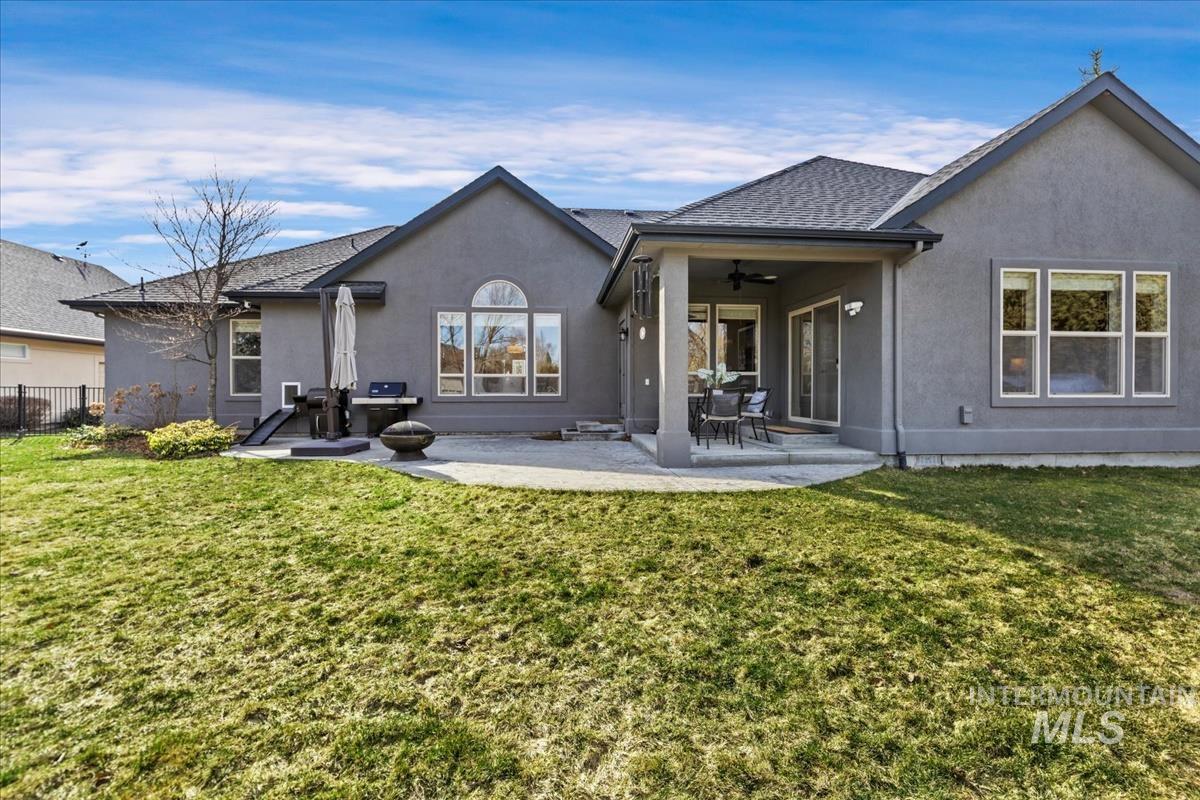 870 W Colchester Dr, Eagle, Idaho 83616-5890, 4 Bedrooms, 2.5 Bathrooms, Residential For Sale, Price $924,900,MLS 98924897