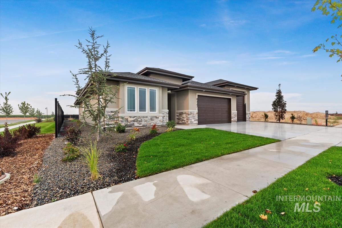 8447 W Happy Day Dr., Meridian, Idaho 83646, 3 Bedrooms, 2.5 Bathrooms, Residential For Sale, Price $839,900,MLS 98924917