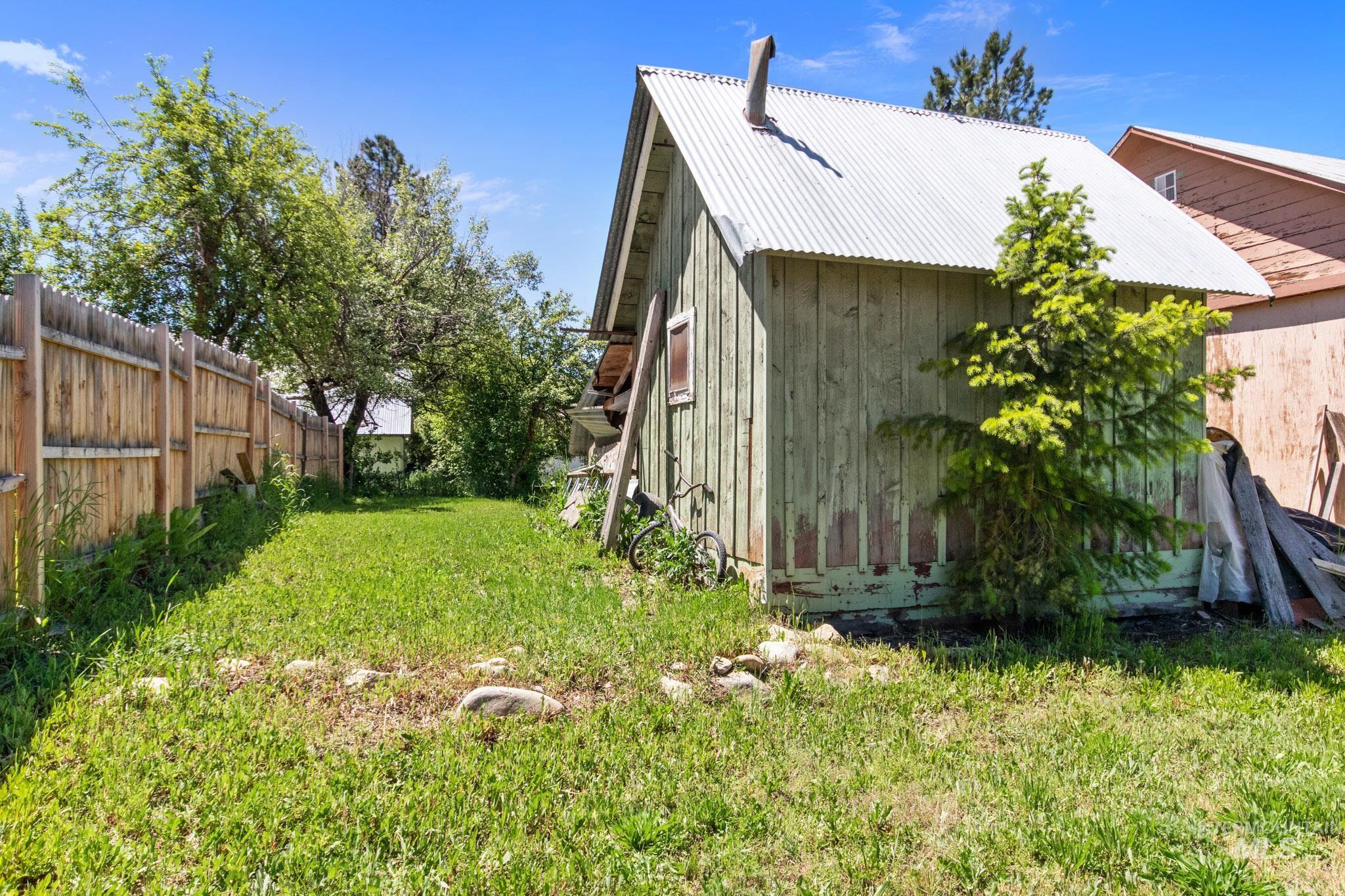506 & 508 Montgomery Street, Idaho City, Idaho 83631, 3 Rooms, Business/Commercial For Sale, Price $389,000, 98924930
