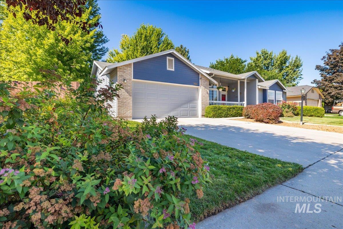 705 N Abernathy Way, Meridian, Idaho 83642, 3 Bedrooms, 2 Bathrooms, Residential For Sale, Price $389,900,MLS 98924934