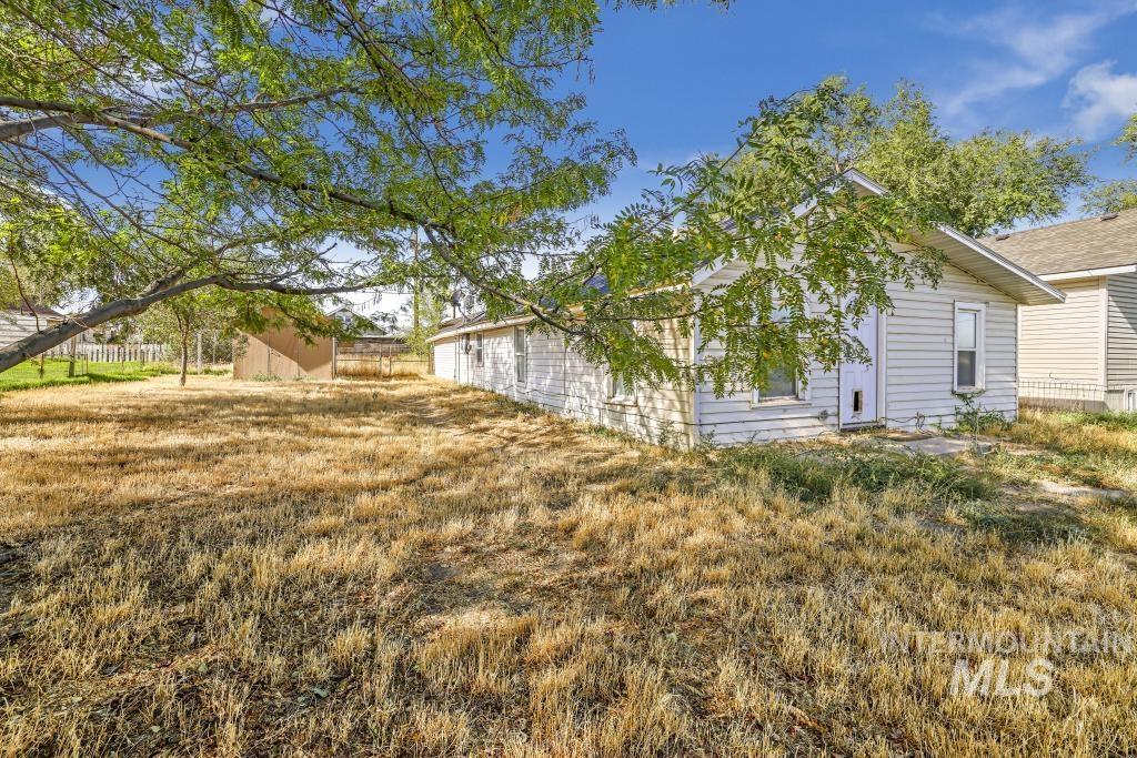 123 7th Ave S, Buhl, Idaho 83316, 3 Bedrooms, 1 Bathroom, Residential For Sale, Price $85,000, 98924948