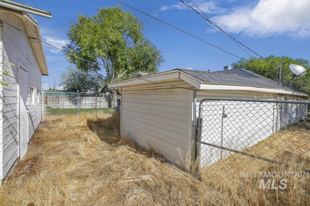 123 7th Ave S, Buhl, Idaho 83316, 3 Bedrooms, 1 Bathroom, Residential For Sale, Price $85,000, 98924948