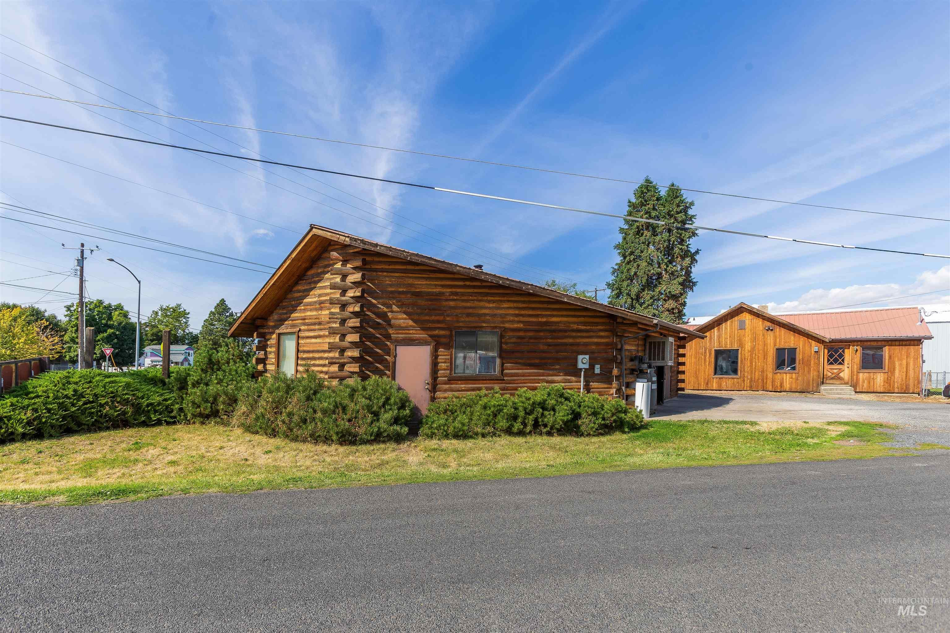 557-559 Thain Rd, Lewiston, Idaho 83501, 3 Bedrooms, Business/Commercial For Sale, Price $359,000, 98924950