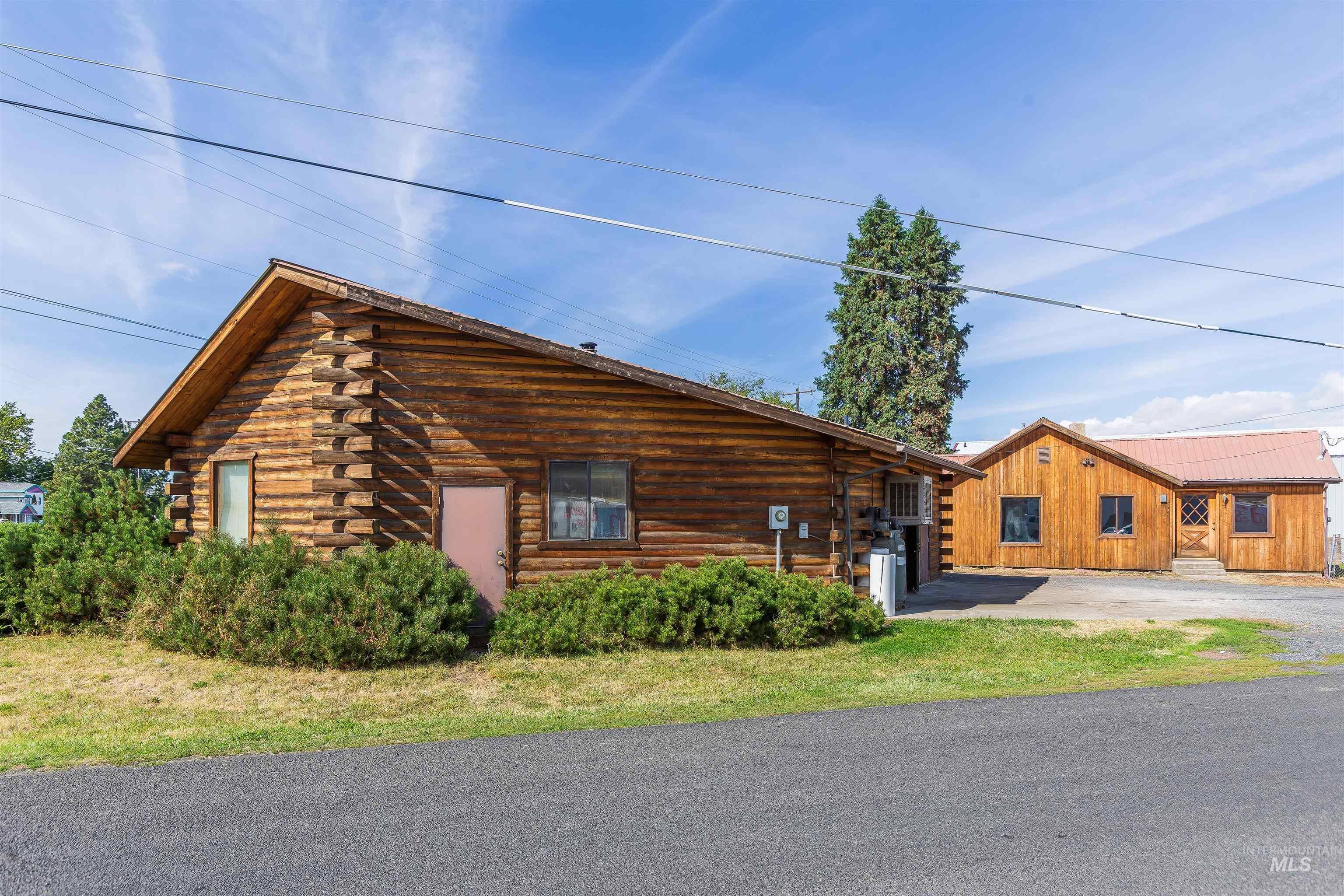 557-559 Thain Rd, Lewiston, Idaho 83501, 3 Bedrooms, Business/Commercial For Sale, Price $359,000, 98924950