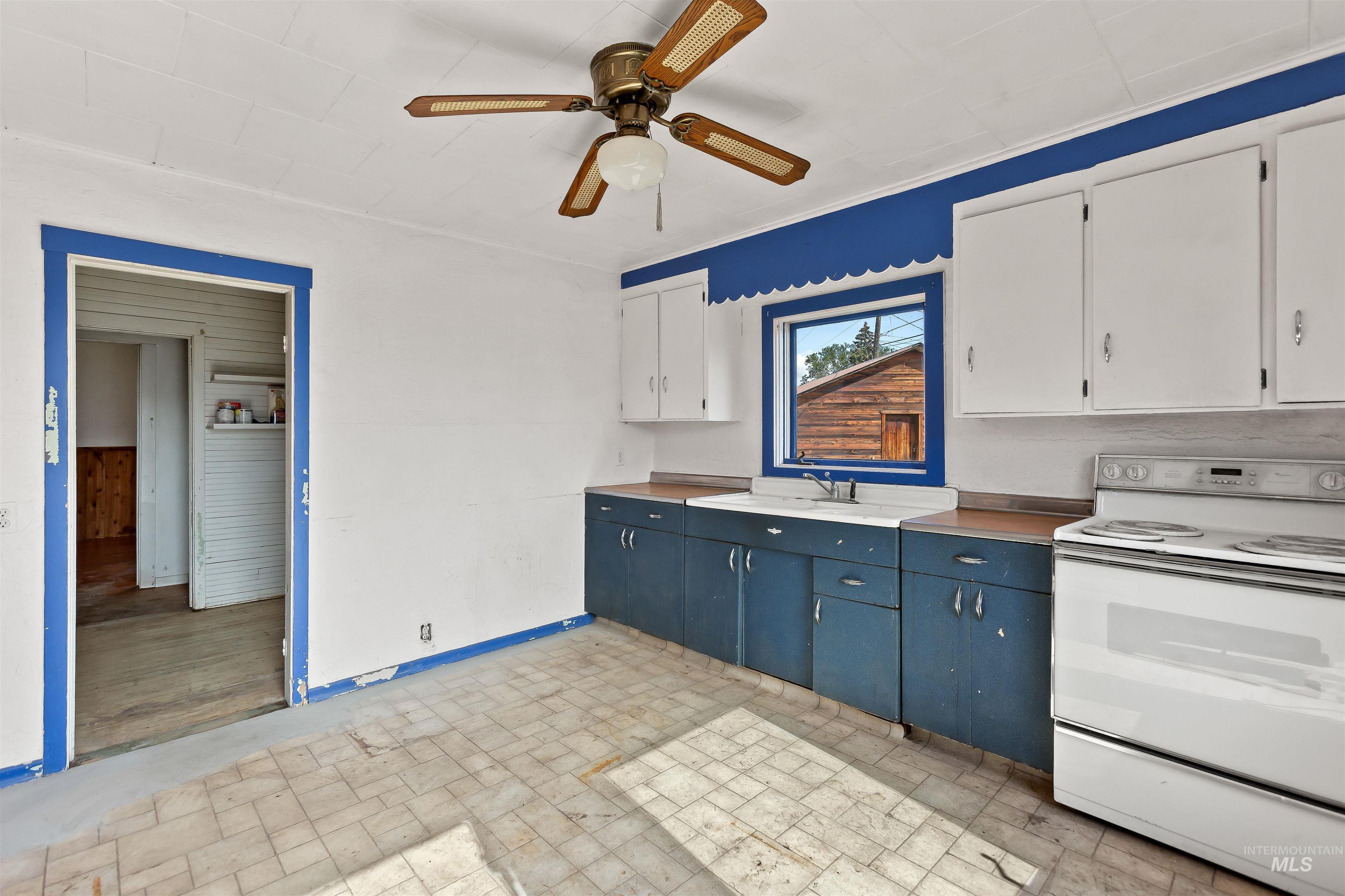 557-559 Thain Rd, Lewiston, Idaho 83501, 3 Bedrooms, Business/Commercial For Sale, Price $359,000, 98924950