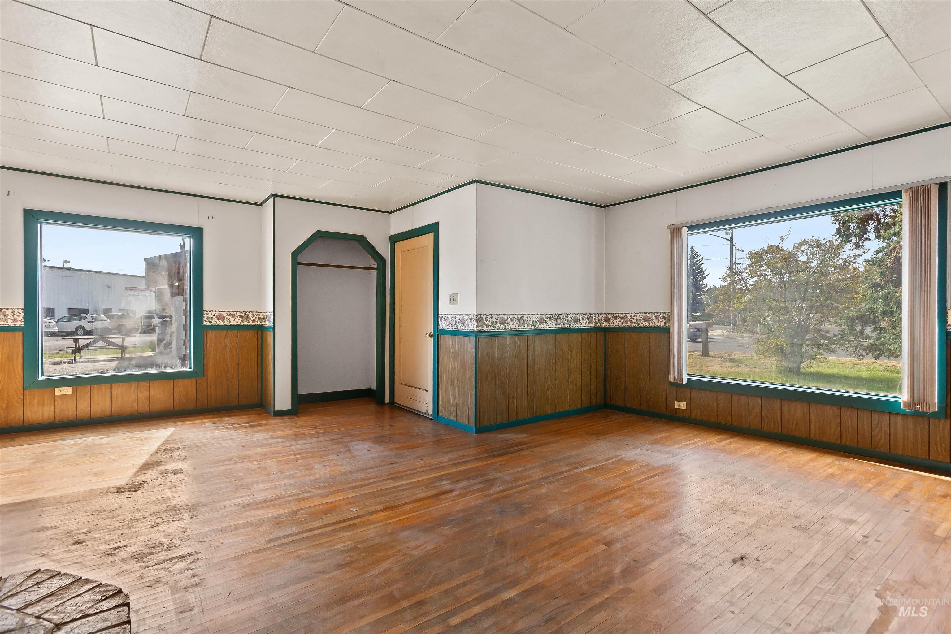 557-559 Thain Rd, Lewiston, Idaho 83501, 3 Bedrooms, Business/Commercial For Sale, Price $359,000, 98924950