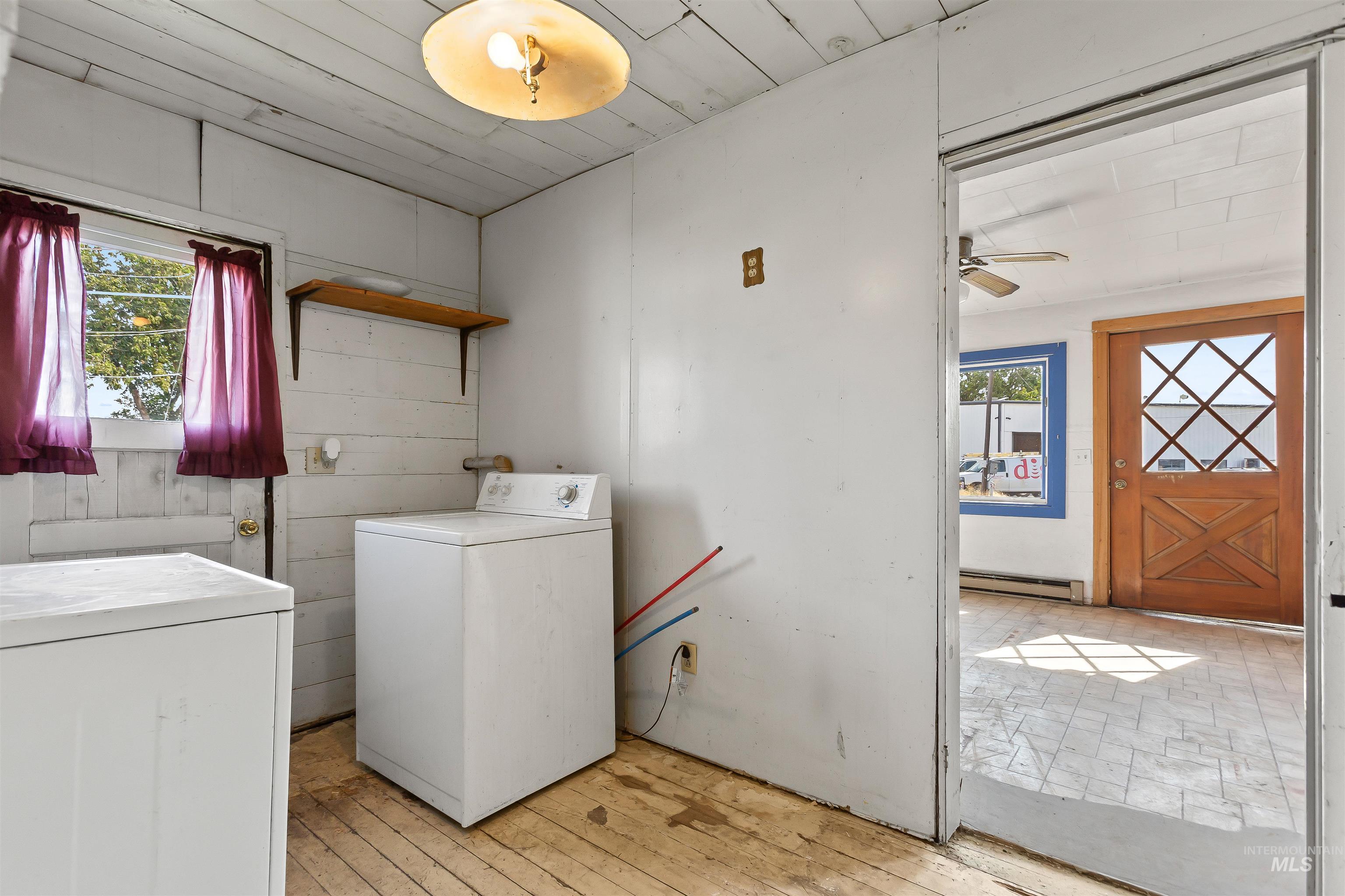 557-559 Thain Rd, Lewiston, Idaho 83501, 3 Bedrooms, Business/Commercial For Sale, Price $359,000, 98924950
